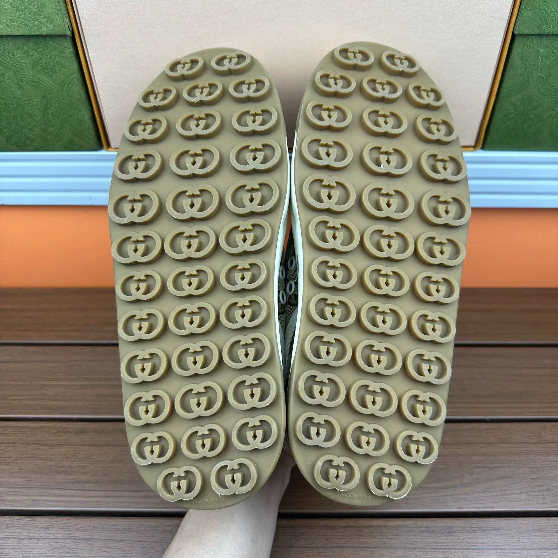 Gucci Gucci Brown Lowtop Sneakers it_37 Women Size US 7 / IT 37 - 9 Thumbnail