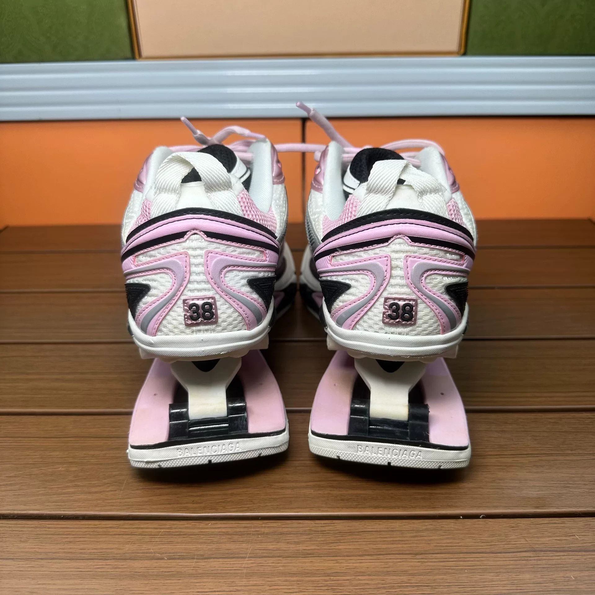 Balenciaga Balenciaga Pink Lowtop Sneakers it_38 Women Size US 8 / IT 38 - 5 Thumbnail