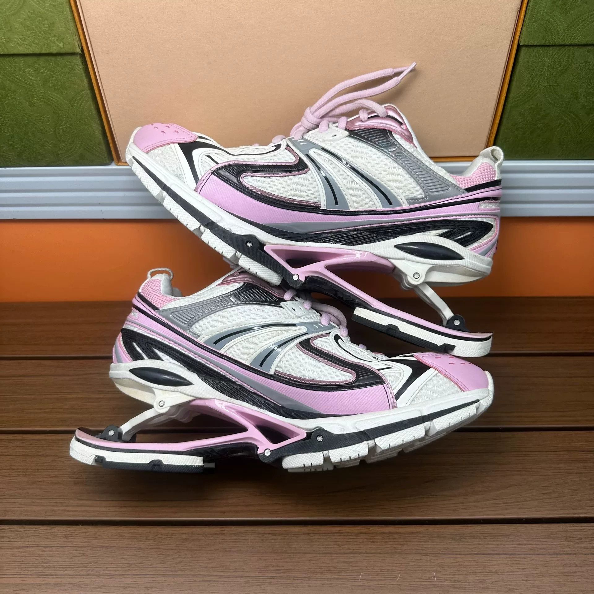 Balenciaga Balenciaga Pink Lowtop Sneakers it_38 Women Size US 8 / IT 38 - 3 Thumbnail
