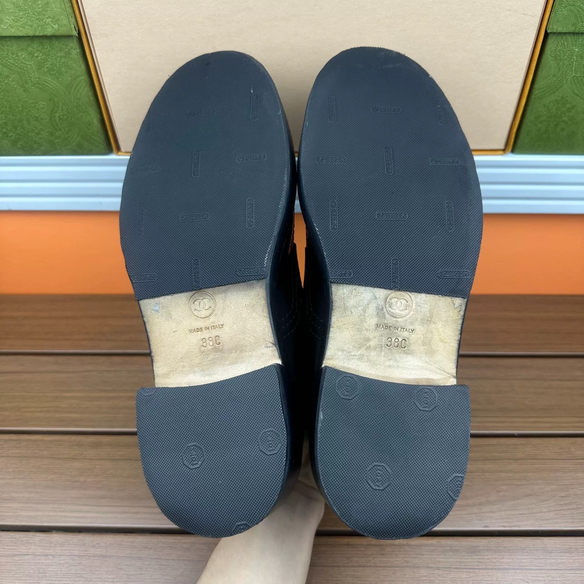 Chanel Chanel Black Lowtop Sneakers it_38 Women Size US 8 / IT 38 - 8 Thumbnail