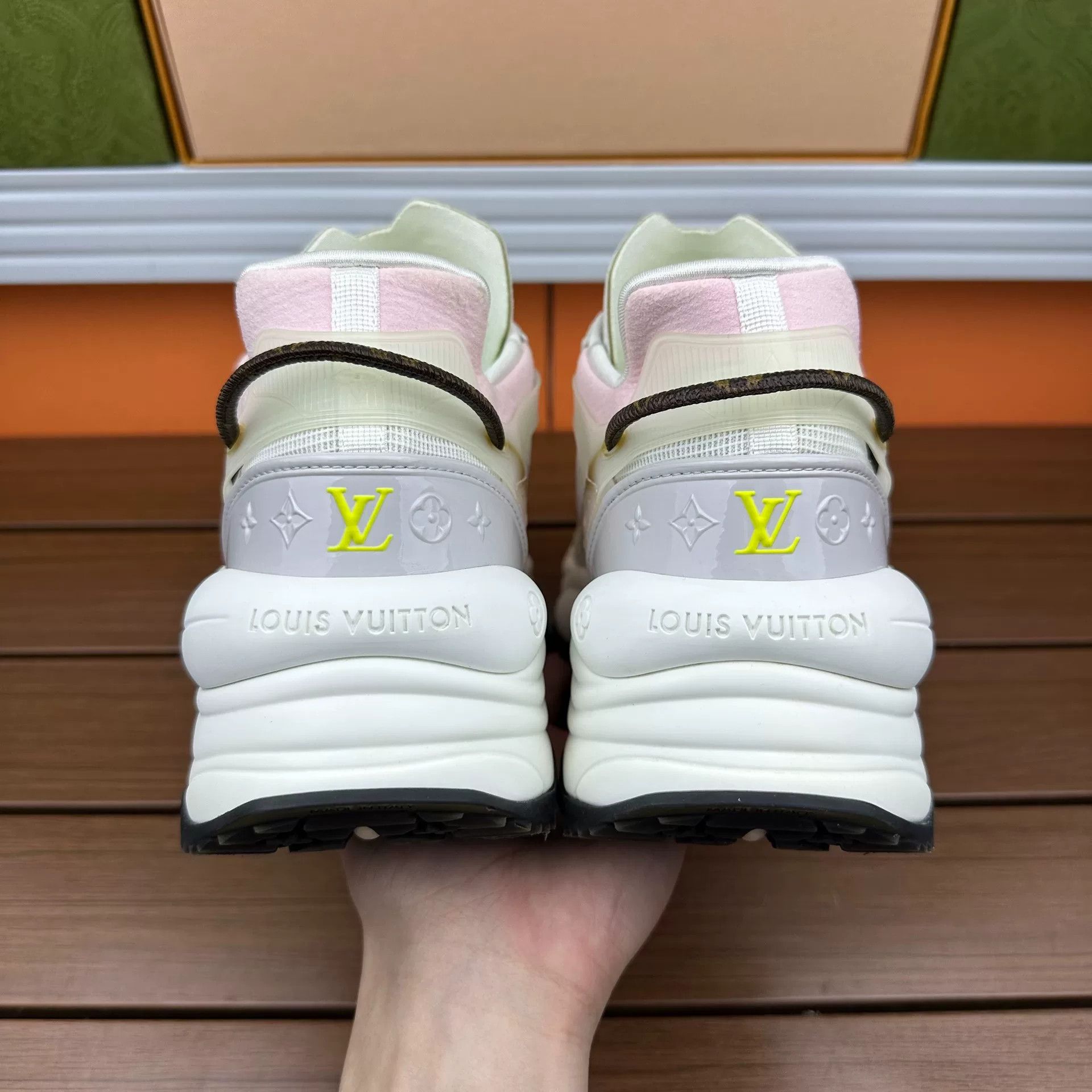 Louis Vuitton Louis Vuitton Casual Pink Lowtop Sneakers it_38-5 Women Size US 8.5 / IT 38.5 - 6 Thumbnail