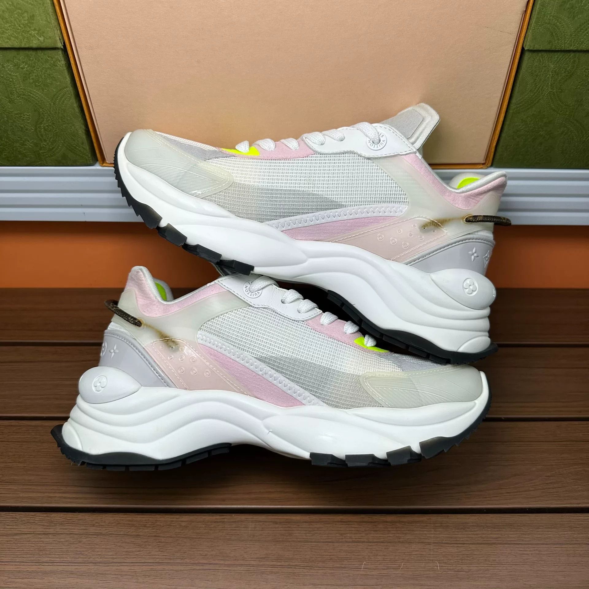 Louis Vuitton Louis Vuitton Casual Pink Lowtop Sneakers it_38-5 Women Size US 8.5 / IT 38.5 - 3 Thumbnail
