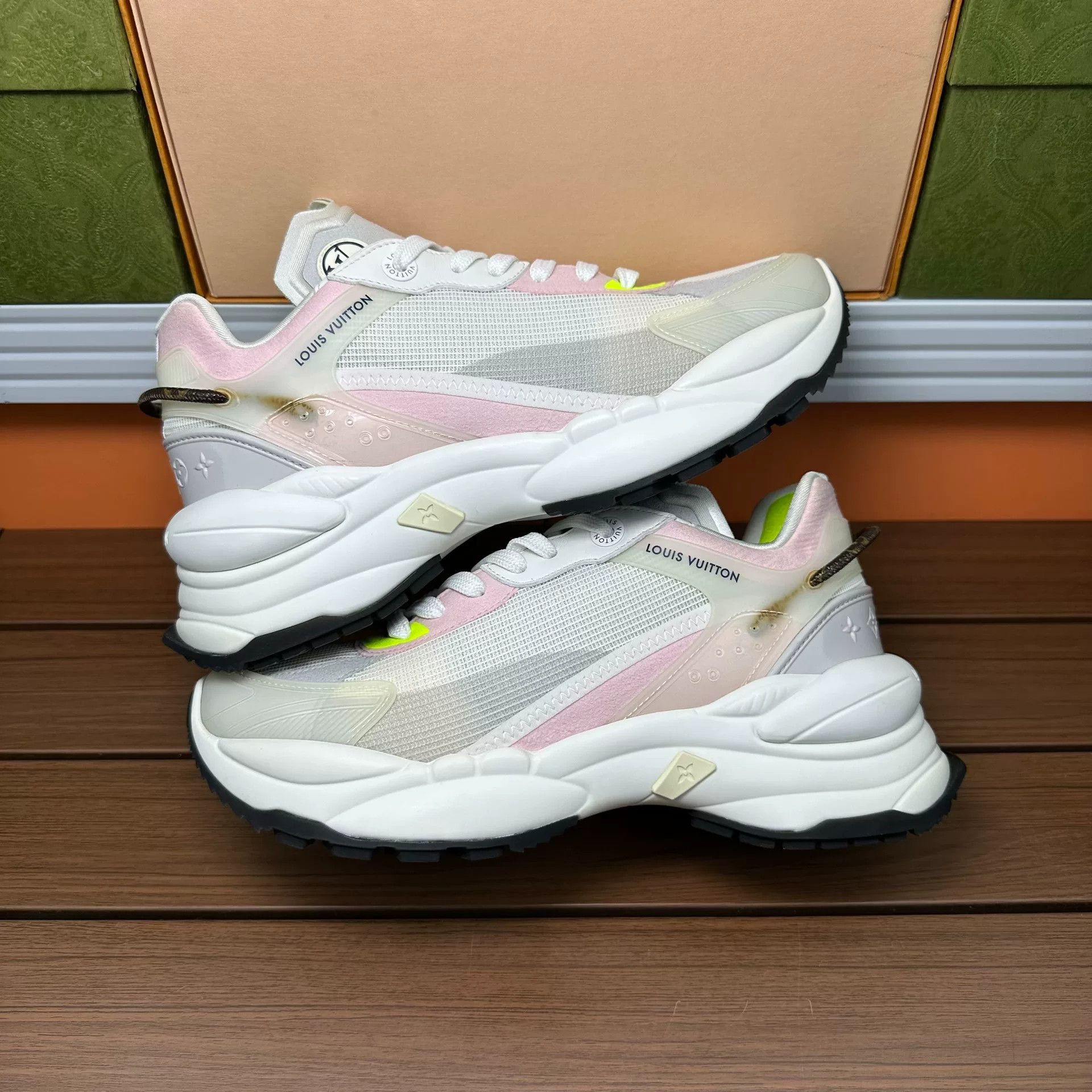 Louis Vuitton Louis Vuitton Casual Pink Lowtop Sneakers it_38-5 Women Size US 8.5 / IT 38.5 - 2 Thumbnail