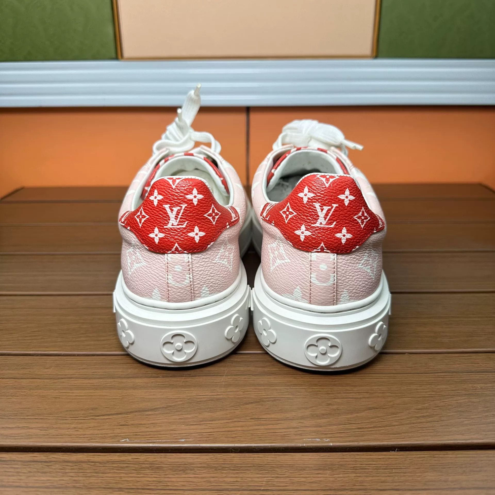 Louis Vuitton Louis Vuitton Casual Lowtop Sneakers it_38-5 Women Size US 8.5 / IT 38.5 - 6 Thumbnail
