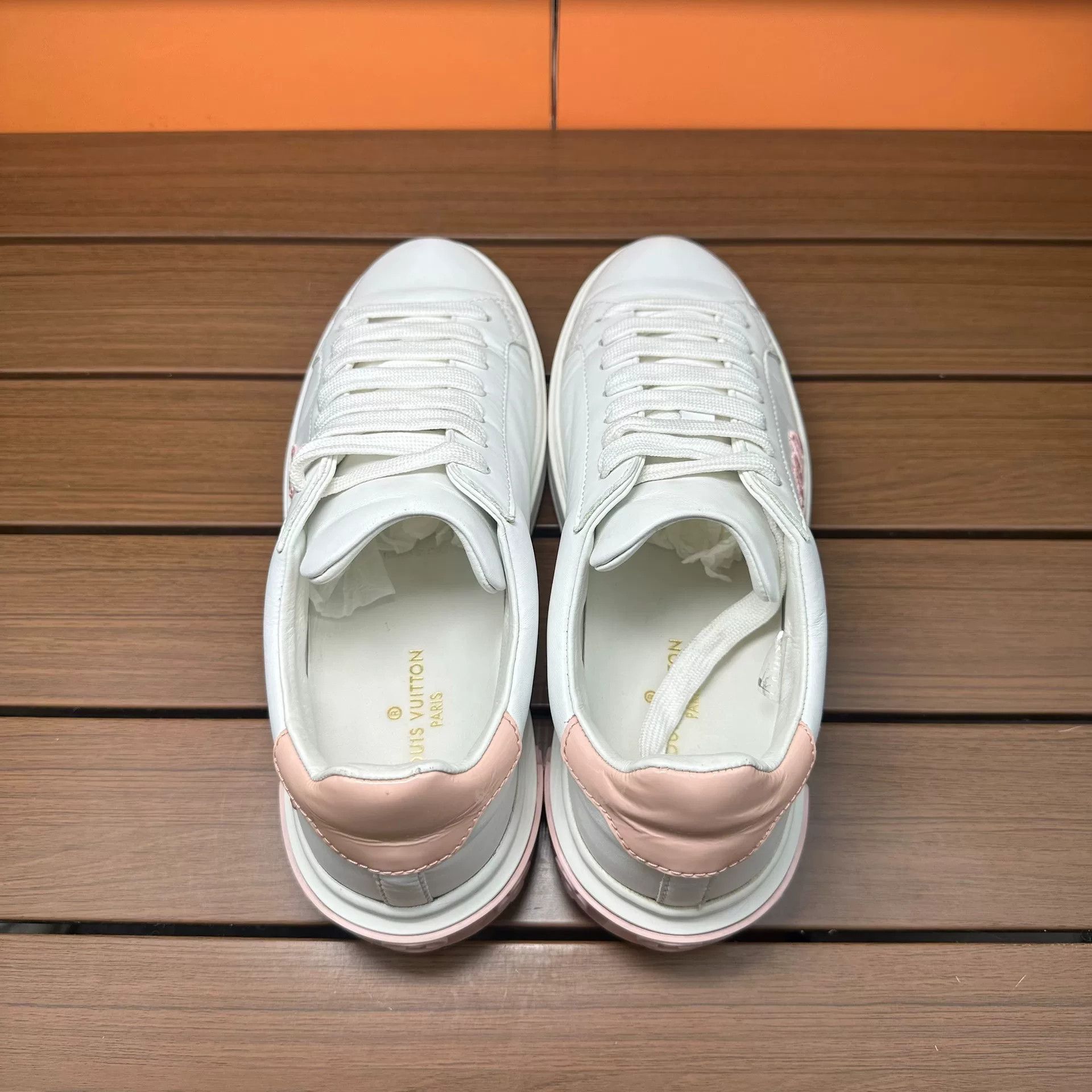 Louis Vuitton Louis Vuitton Casual Embroidered Lowtop Sneakers it_37 Women Size US 7 / IT 37 - 7 Thumbnail