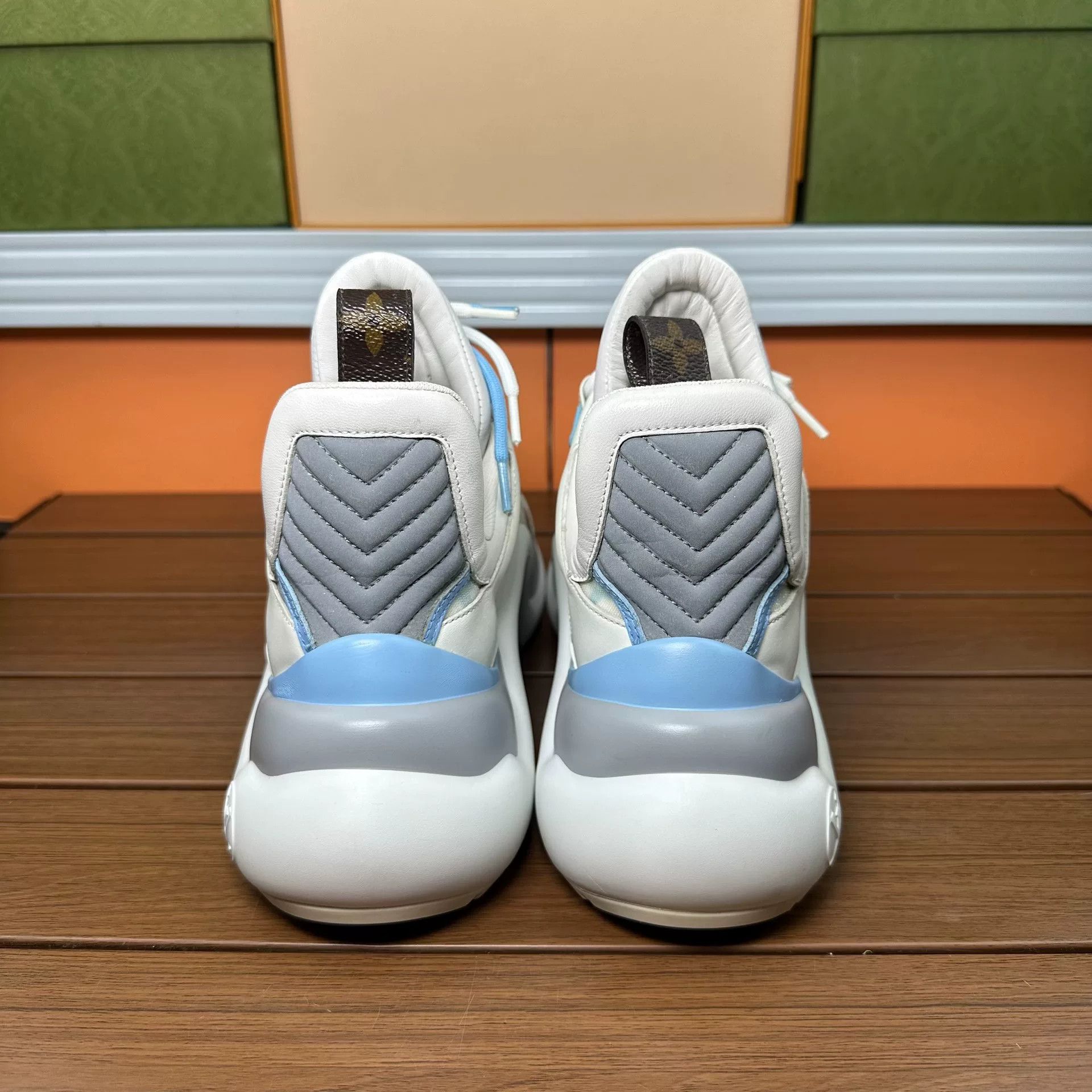 Louis Vuitton Louis Vuitton Blue Lowtop Sneakers it_36 Women Size US 6 / IT 36 - 7 Thumbnail