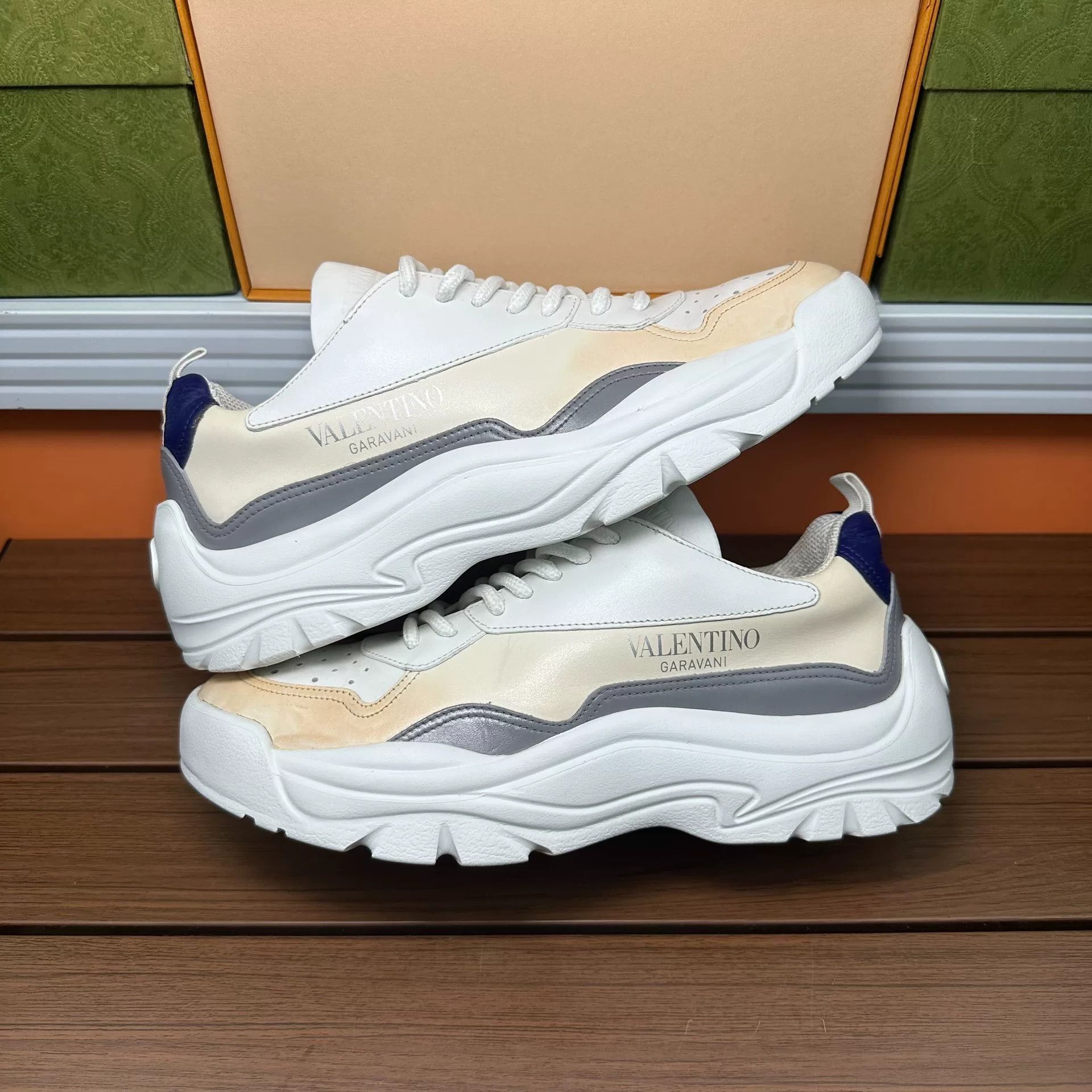 Valentino Valentino Casual Lowtop Sneakers 7 Men Size US 7 / EU 40 - 2 Thumbnail