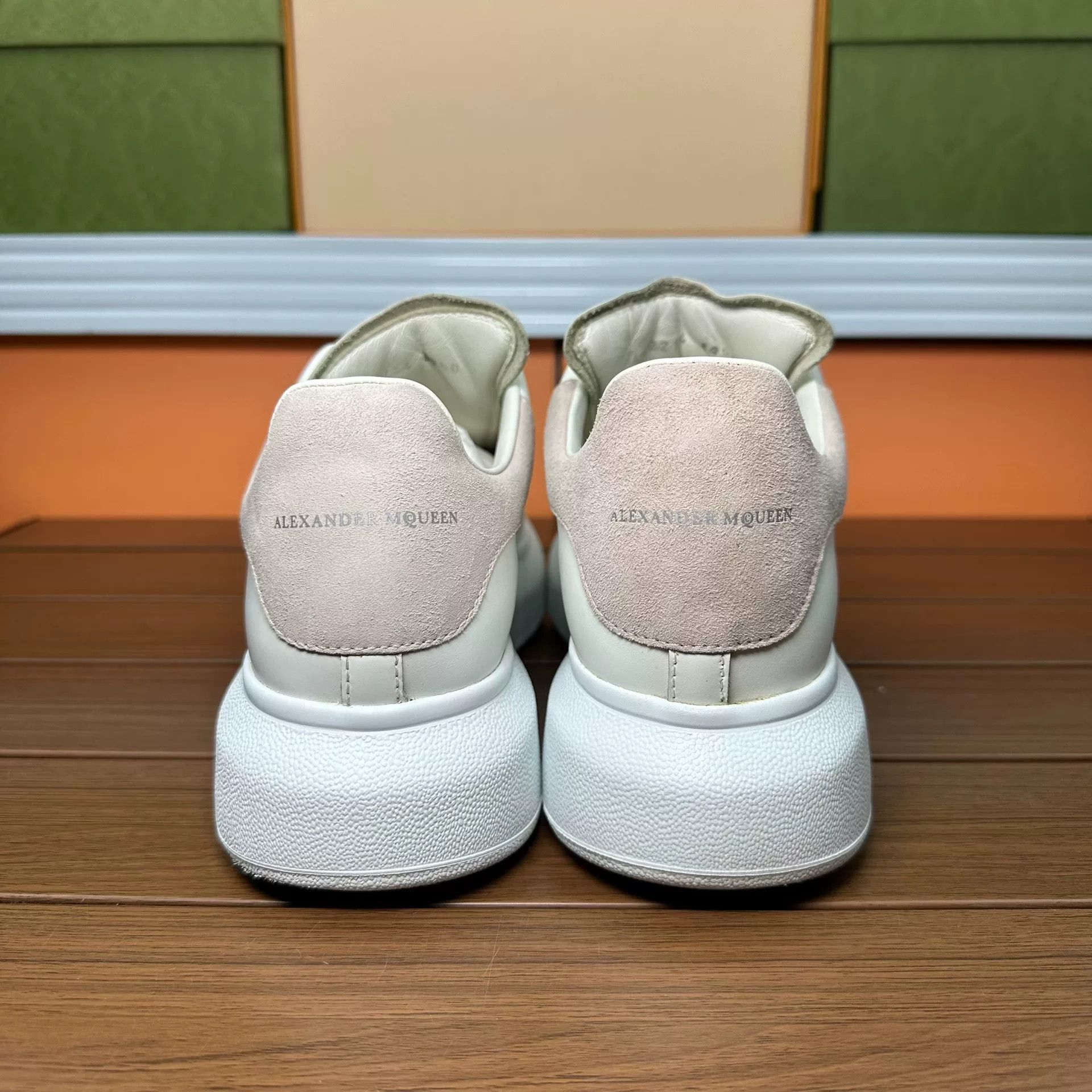 Alexander McQueen Alexander McQueen Pink Lowtop Sneakers it_39-5 Women Size US 9.5 / IT 39.5 - 6 Thumbnail