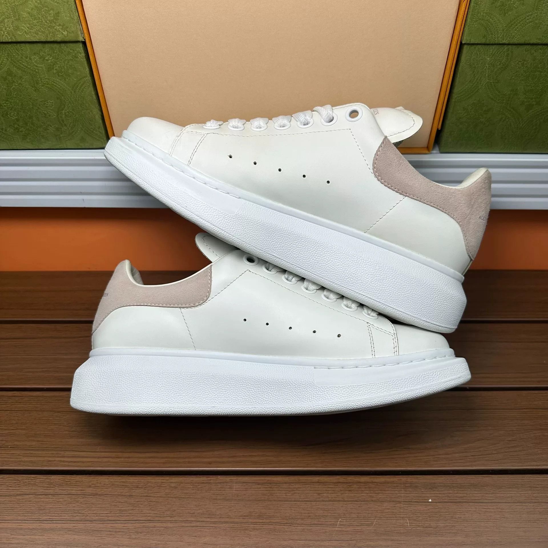 Alexander McQueen Alexander McQueen Pink Lowtop Sneakers it_39-5 Women Size US 9.5 / IT 39.5 - 3 Thumbnail