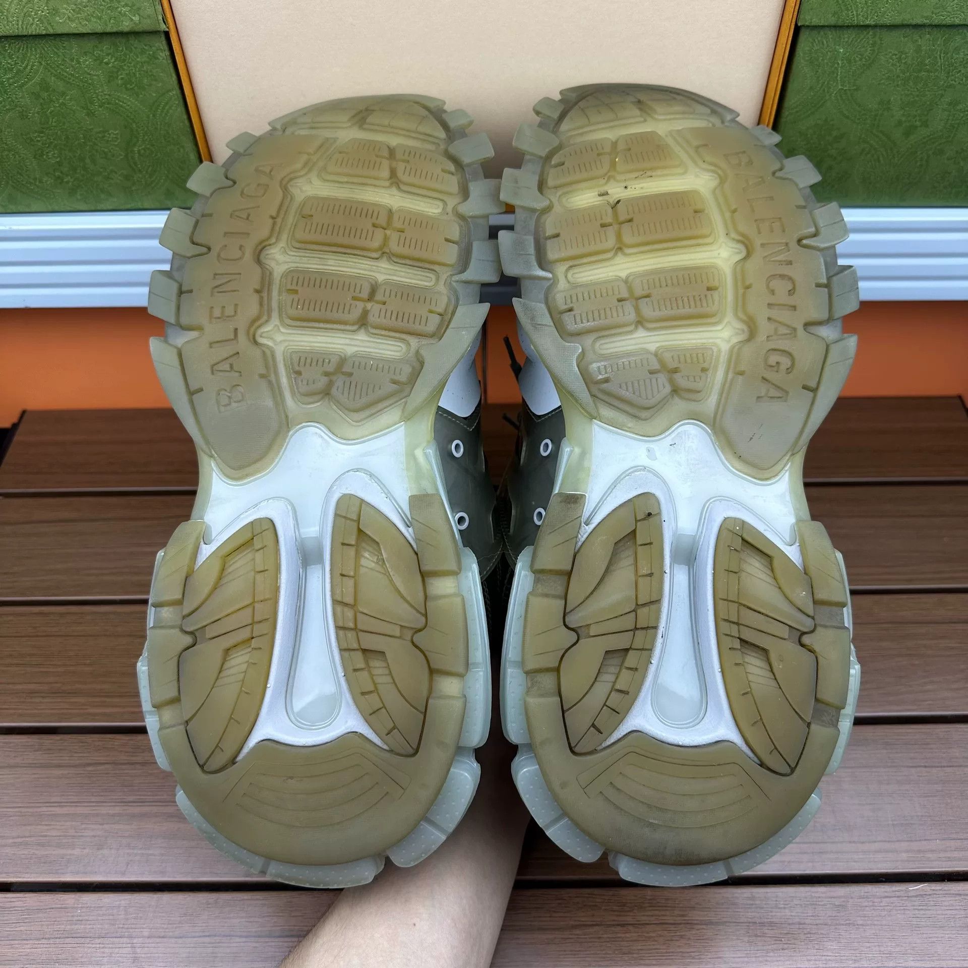 Balenciaga Balenciaga White Lowtop Sneakers 10 Men Size US 10 / EU 43 - 8 Thumbnail