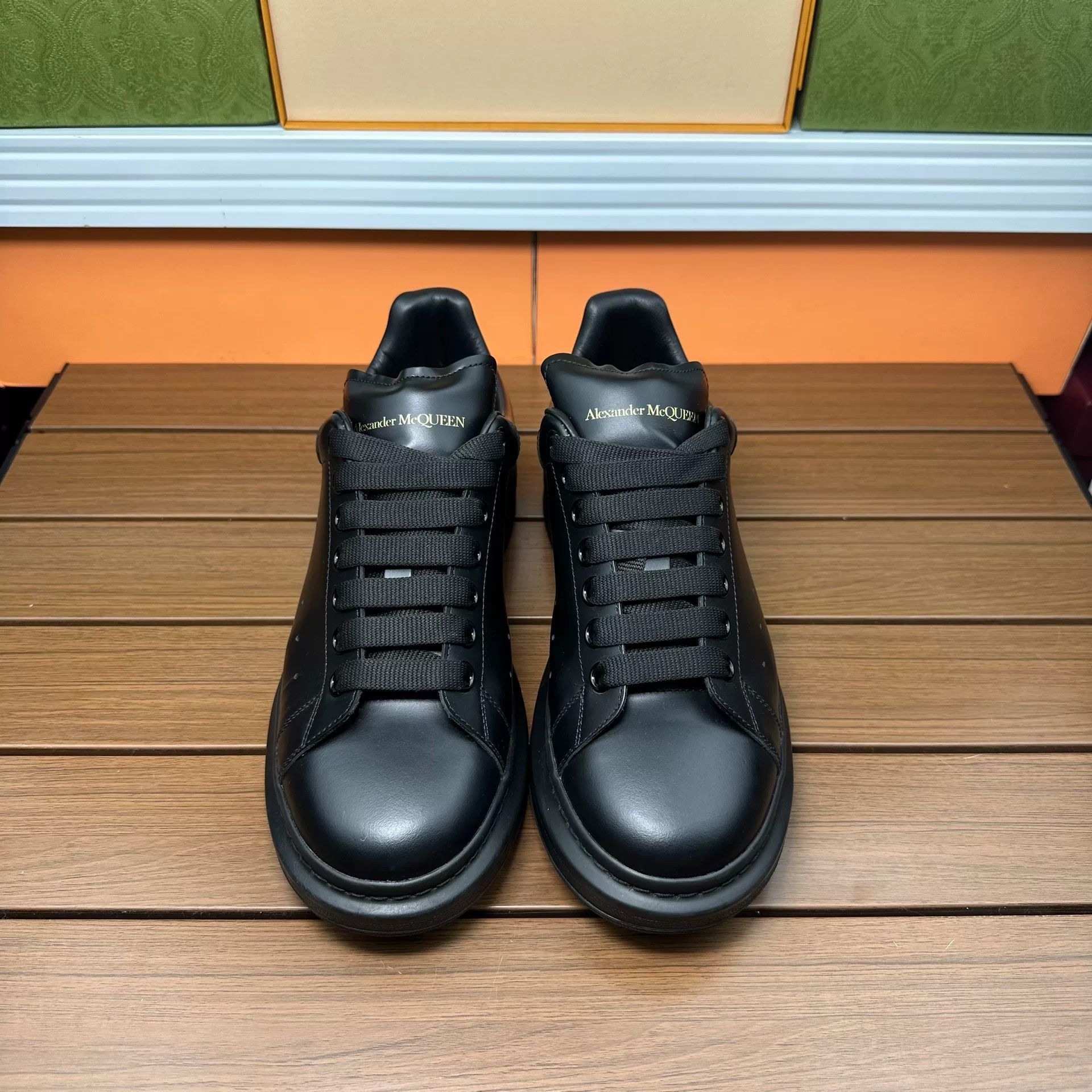 Alexander McQueen Alexander McQueen Black Lowtop Sneakers 7 Men Size US 7 / EU 40 - 4 Thumbnail