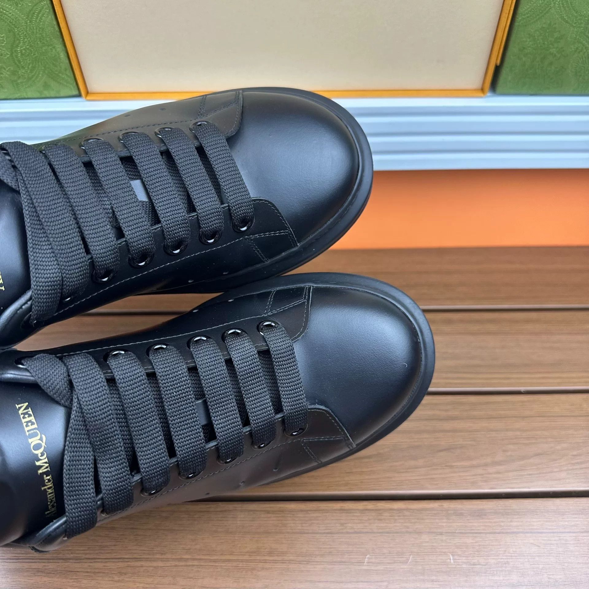 Alexander McQueen Alexander McQueen Black Lowtop Sneakers 7 Men Size US 7 / EU 40 - 6 Thumbnail