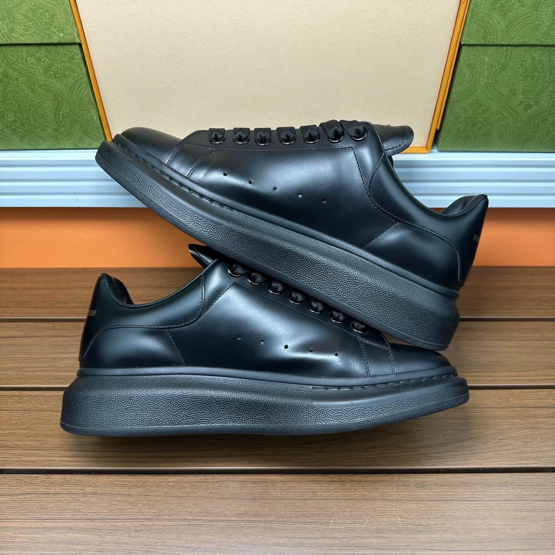 Alexander McQueen Alexander McQueen Black Lowtop Sneakers 7 Men Size US 7 / EU 40 - 3 Thumbnail