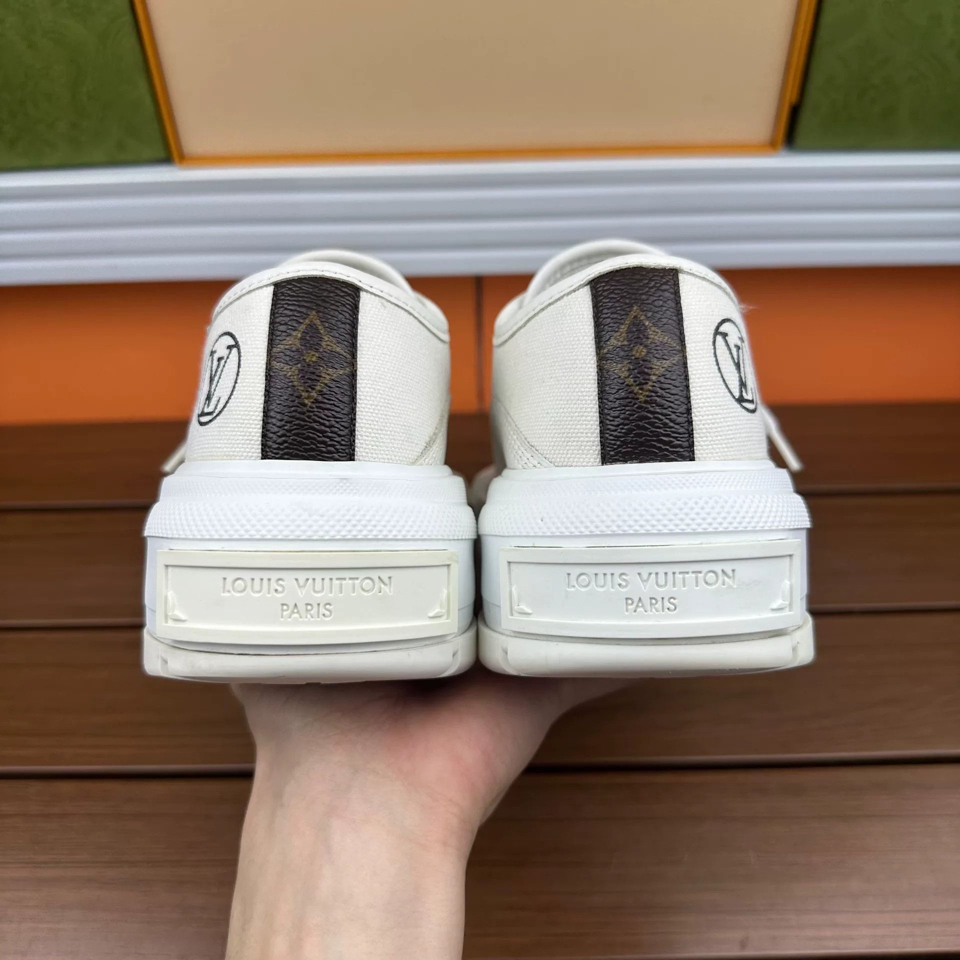 Louis Vuitton Louis Vuitton Casual White Lowtop Sneakers it_36 Women Size US 6 / IT 36 - 5 Thumbnail