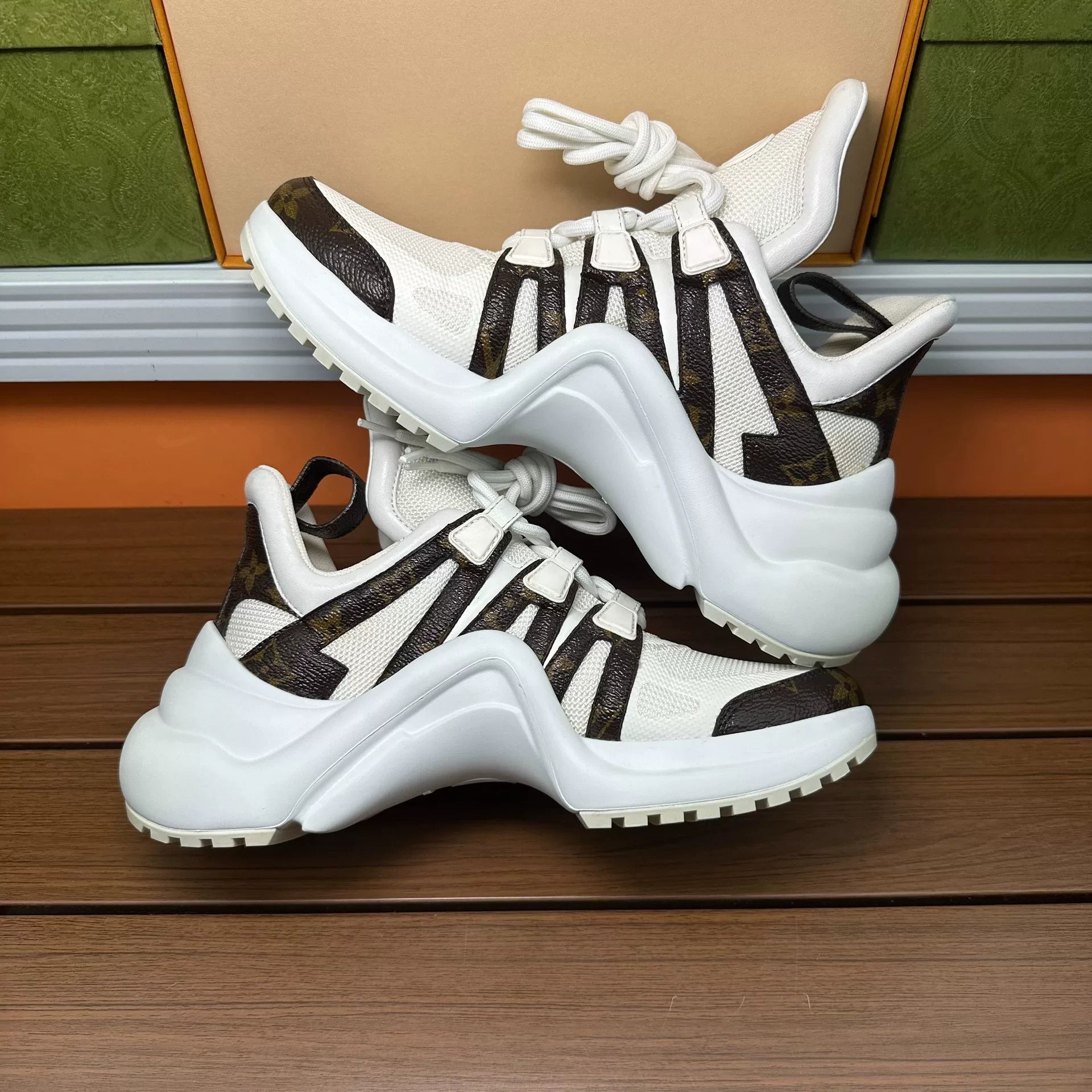 Louis Vuitton Louis Vuitton Lowtop Sneakers it_35-5 Women Size US 5.5 / IT 35.5 - 3 Thumbnail