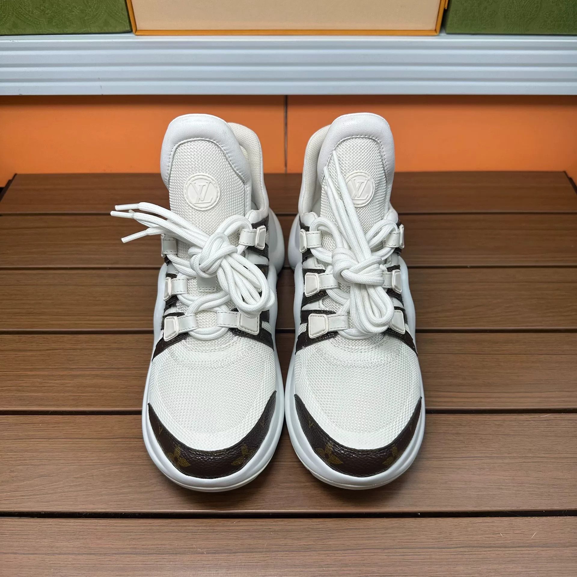 Louis Vuitton Louis Vuitton Lowtop Sneakers it_35-5 Women Size US 5.5 / IT 35.5 - 4 Thumbnail