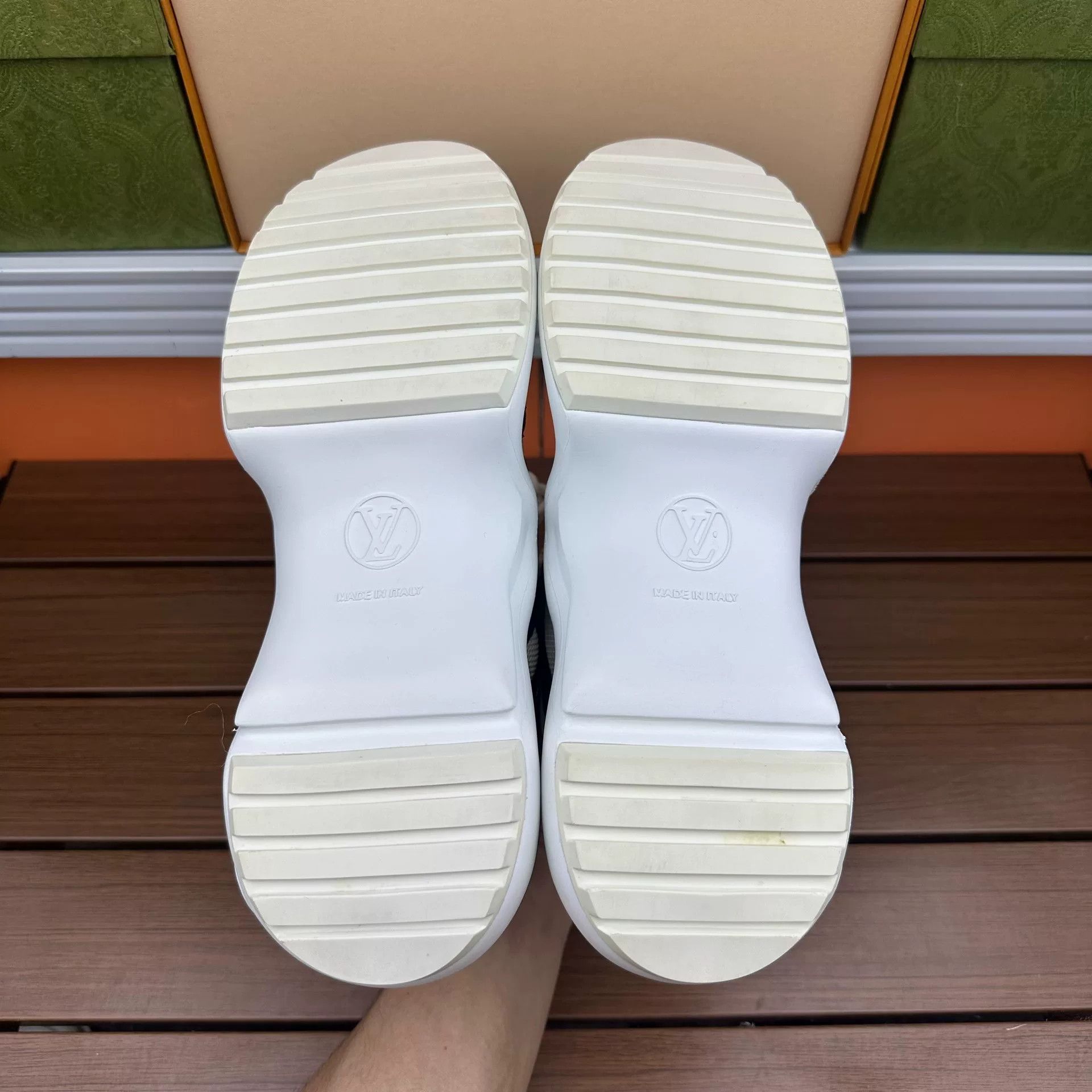 Louis Vuitton Louis Vuitton Lowtop Sneakers it_35-5 Women Size US 5.5 / IT 35.5 - 7 Thumbnail