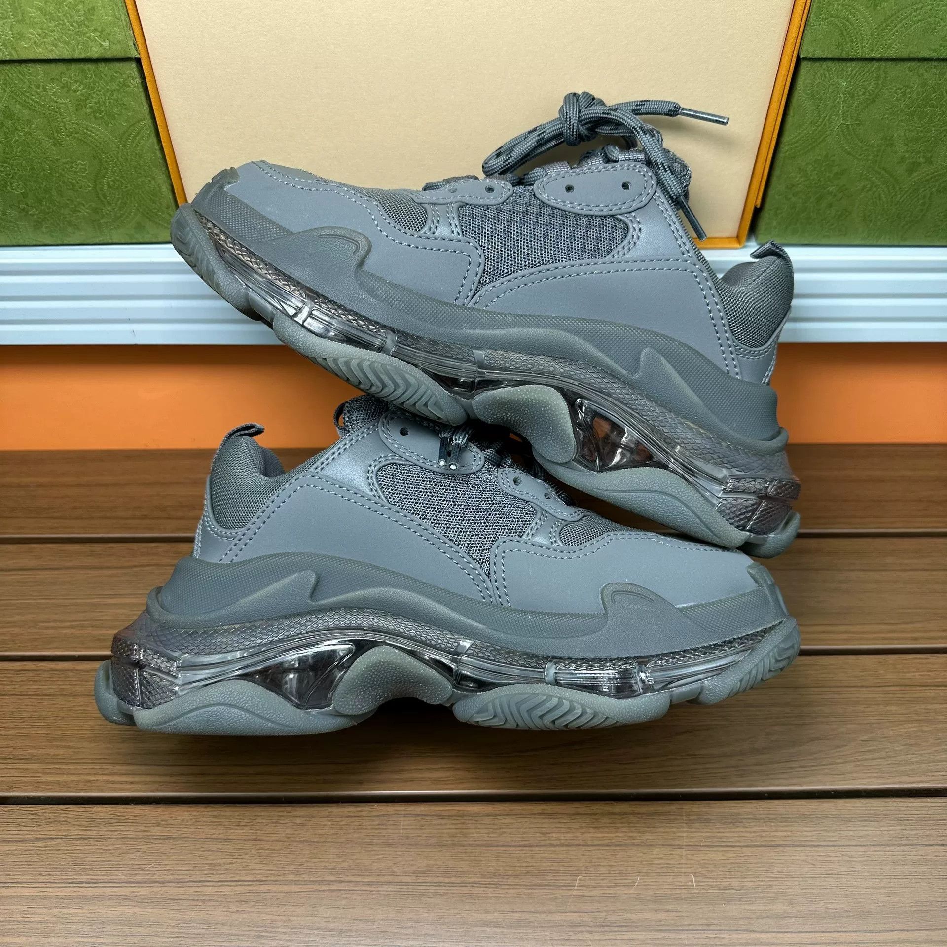 Balenciaga Balenciaga Gray Lowtop Sneakers it_36 Women Size US 6 / IT 36 - 3 Thumbnail