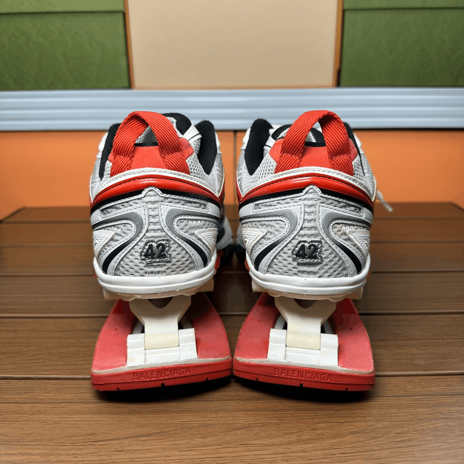 Balenciaga Balenciaga Distressed Orange Lowtop Sneakers 9 Men Size US 9 / EU 42 - 5 Thumbnail