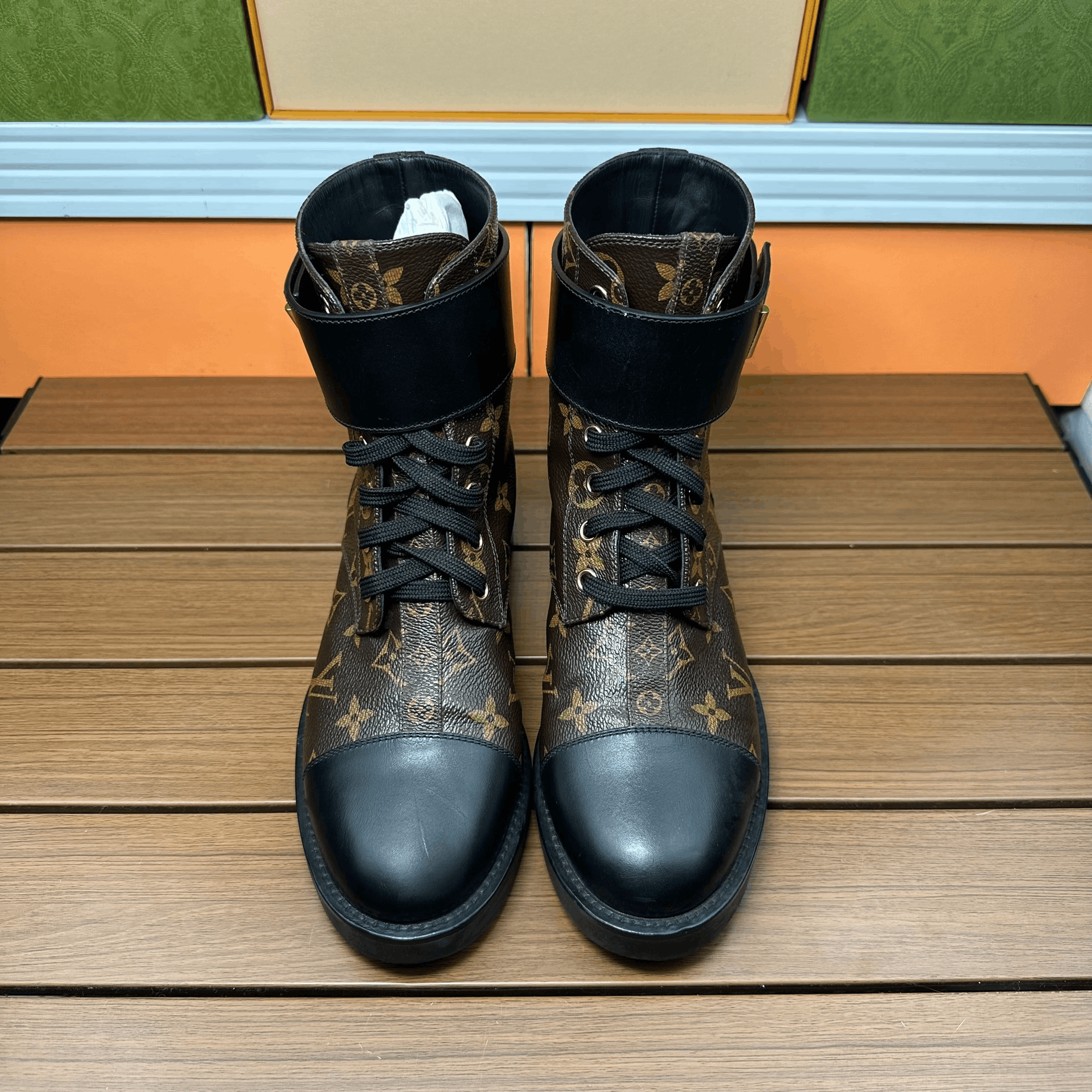 Louis Vuitton Louis Vuitton Gold Boots it_37-5 Women Size US 7.5 / IT 37.5 - 2 Thumbnail