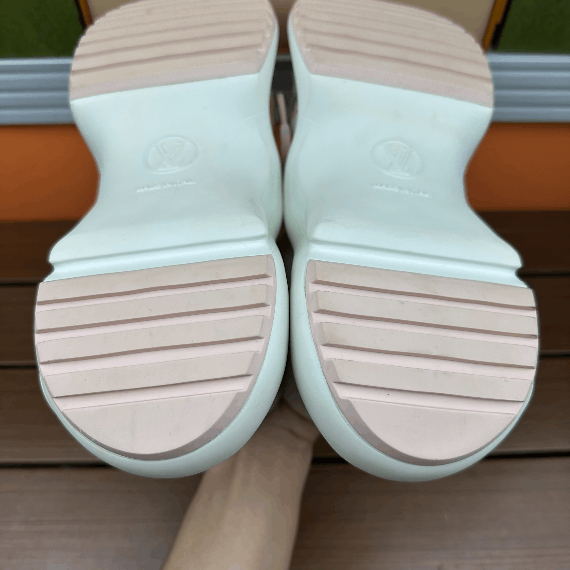 Louis Vuitton Louis Vuitton Pink Lowtop Sneakers it_36-5 Women Size US 6.5 / IT 36.5 - 8 Thumbnail