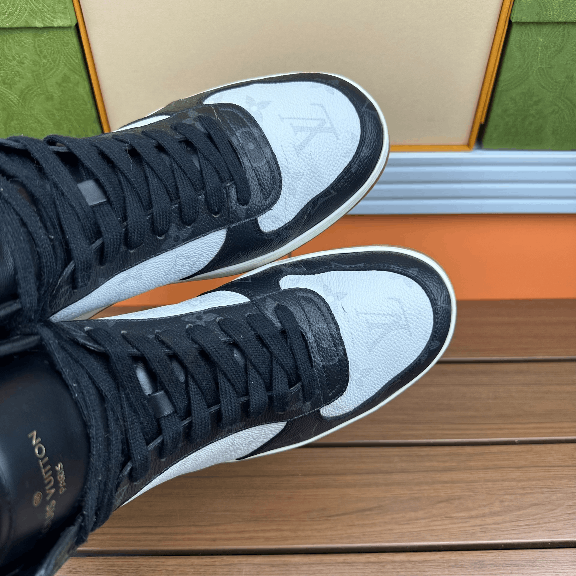 Louis Vuitton Louis Vuitton Hitop Sneakers 8 Men Size US 8 / EU 41 - 7 Thumbnail