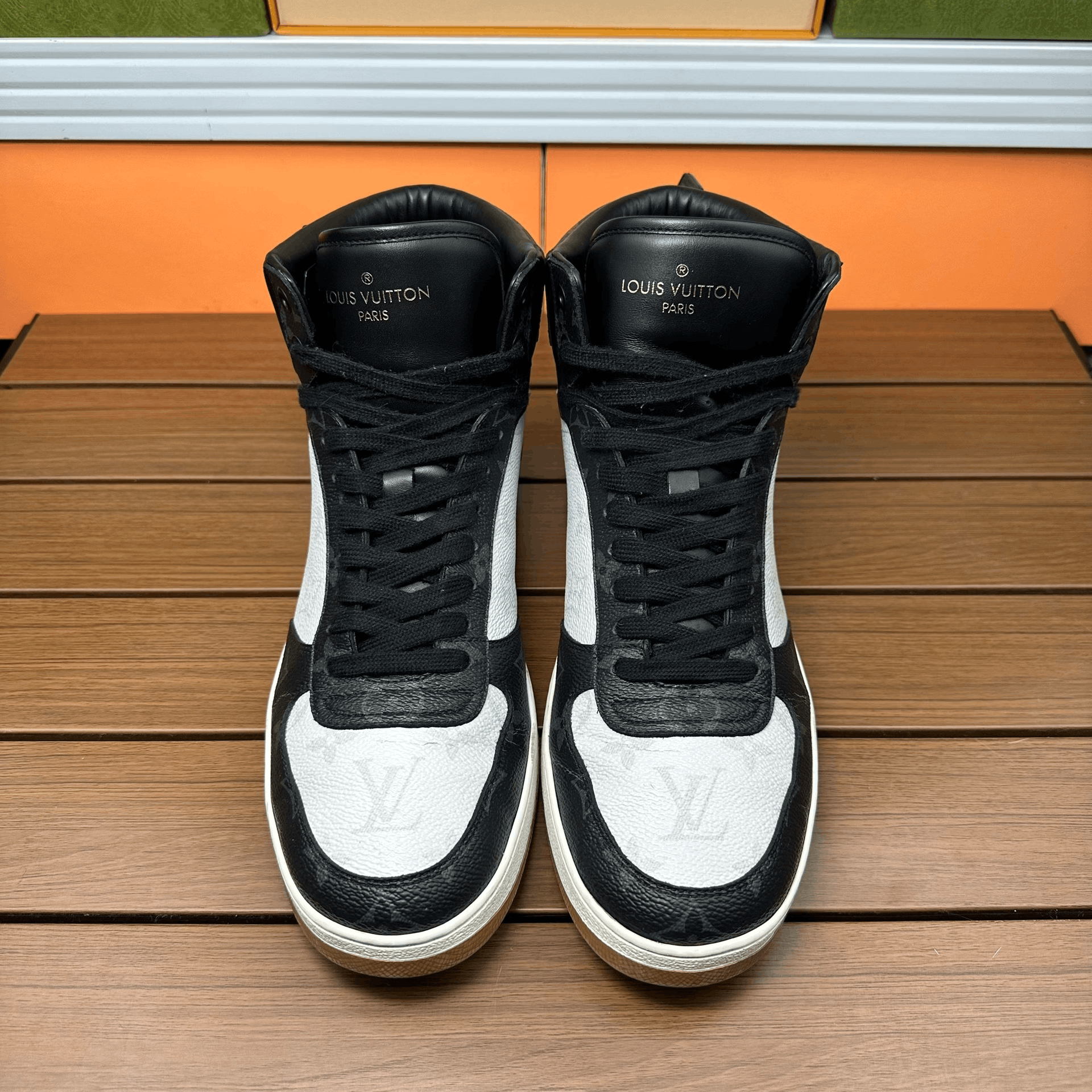 Louis Vuitton Louis Vuitton Hitop Sneakers 8 Men Size US 8 / EU 41 - 4 Thumbnail