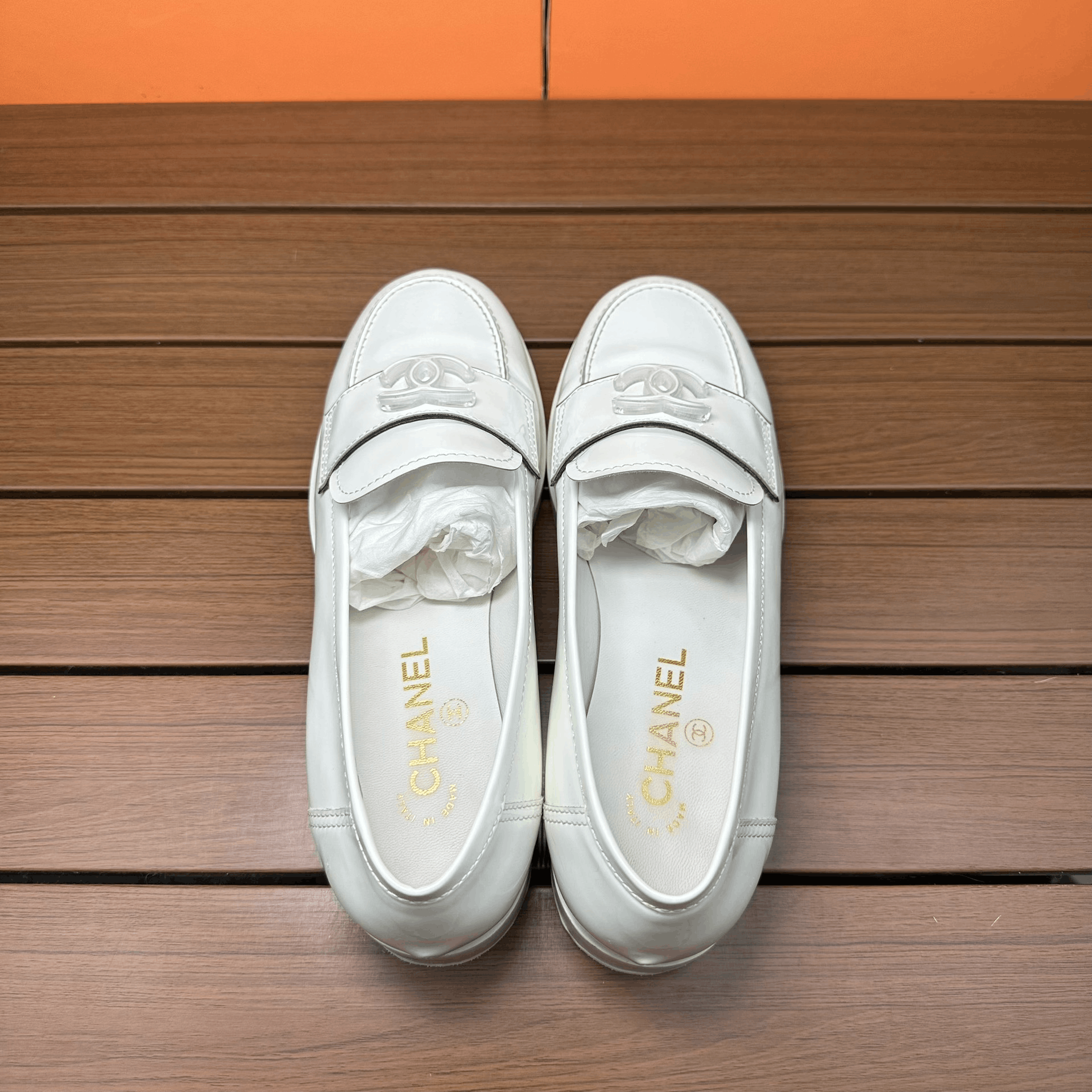 Chanel Chanel Patent White Lowtop Sneakers it_39 Women Size US 9 / IT 39 - 3 Thumbnail