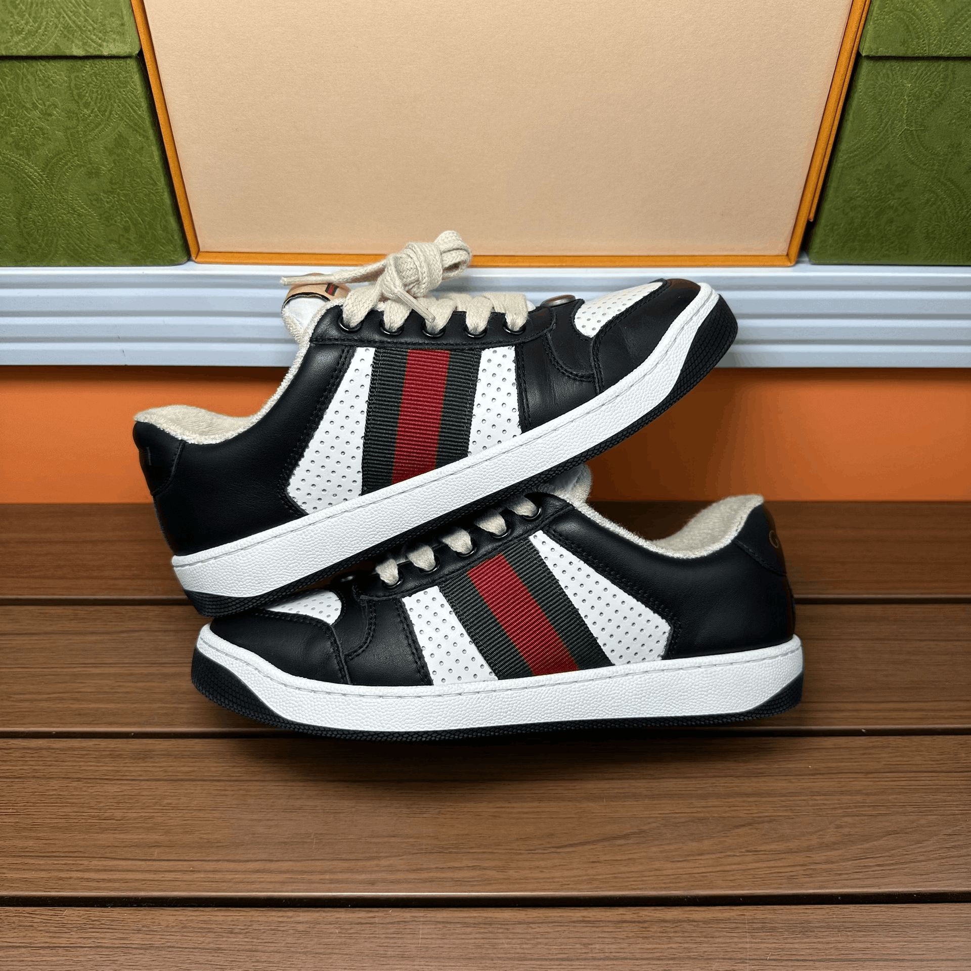 Gucci Gucci Black Lowtop Sneakers it_35-5 Women Size US 5.5 / IT 35.5 - 2 Thumbnail