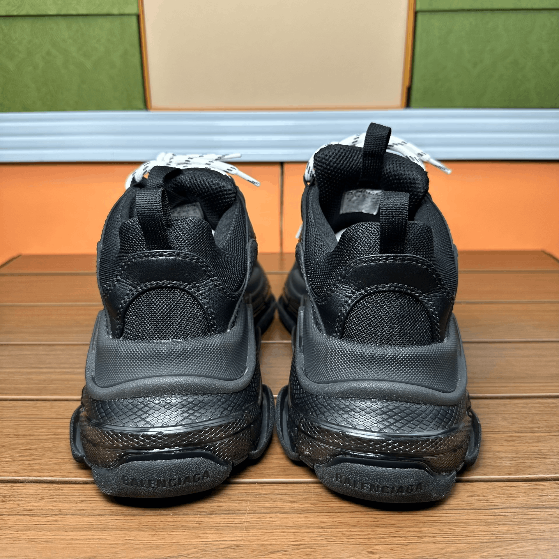 Balenciaga Balenciaga Black Lowtop Sneakers it_38 Women Size US 8 / IT 38 - 6 Thumbnail