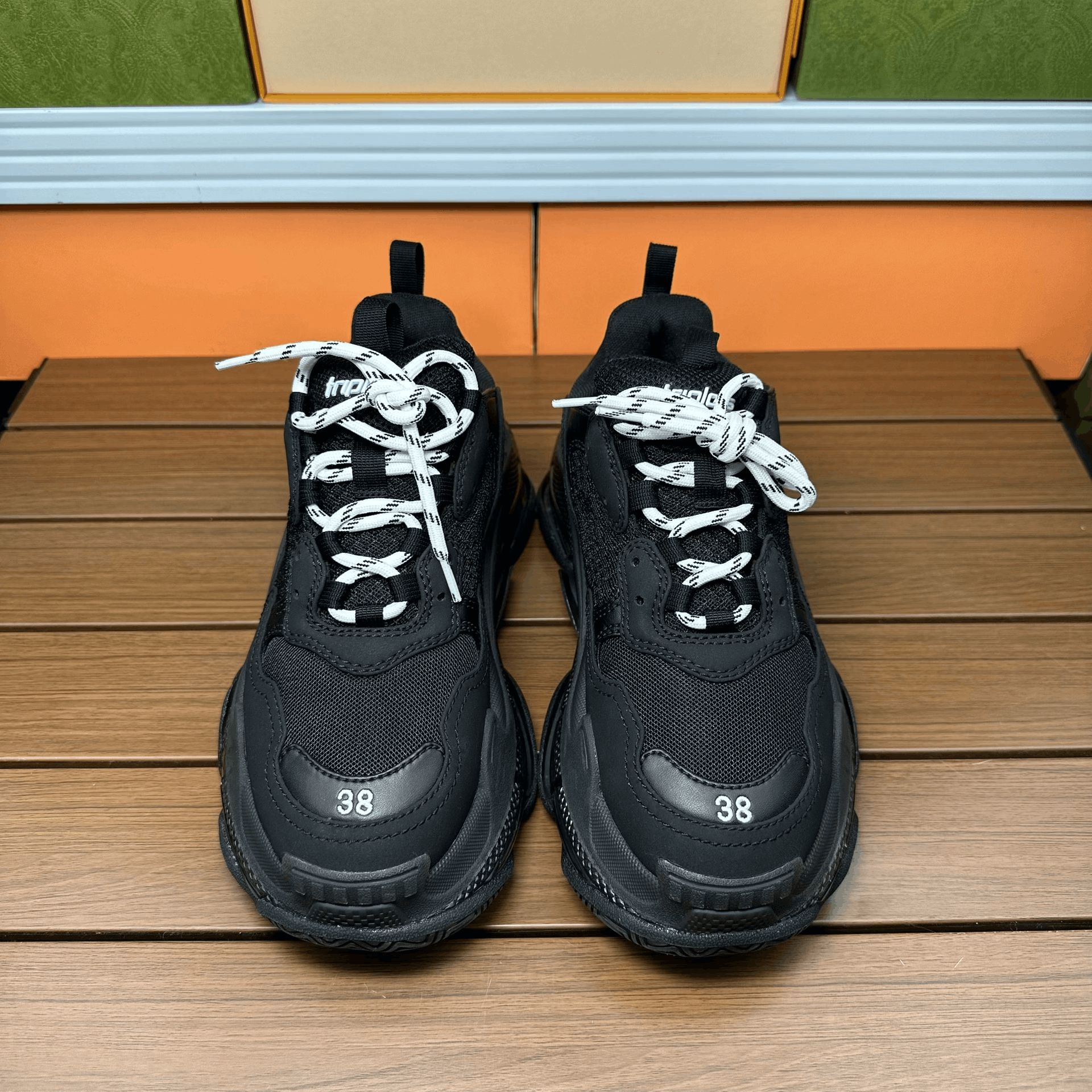 Balenciaga Balenciaga Black Lowtop Sneakers it_38 Women Size US 8 / IT 38 - 4 Thumbnail