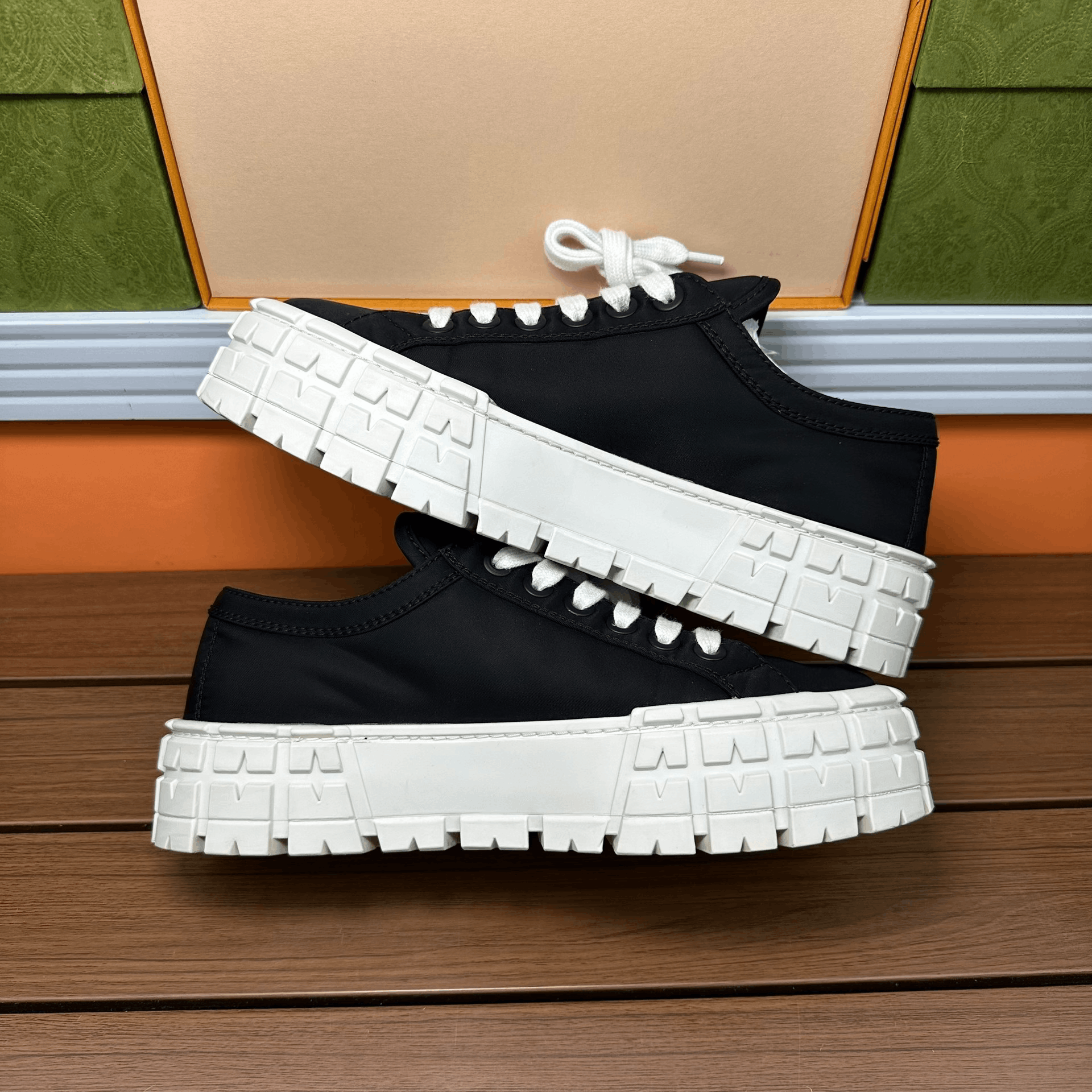 Prada Prada Casual Lowtop Sneakers it_38-5 Women Size US 8.5 / IT 38.5 - 3 Thumbnail