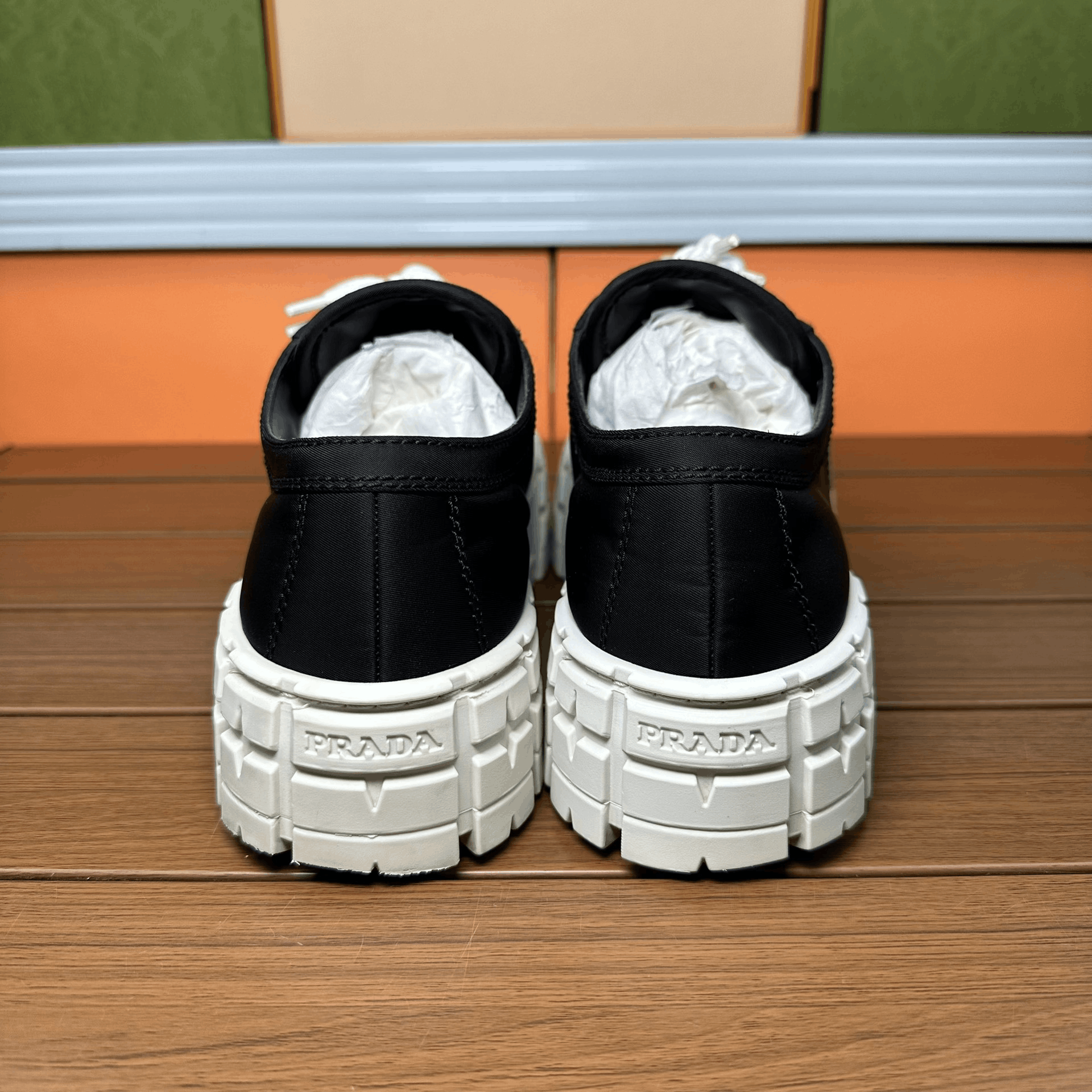 Prada Prada Casual Lowtop Sneakers it_38-5 Women Size US 8.5 / IT 38.5 - 5 Thumbnail