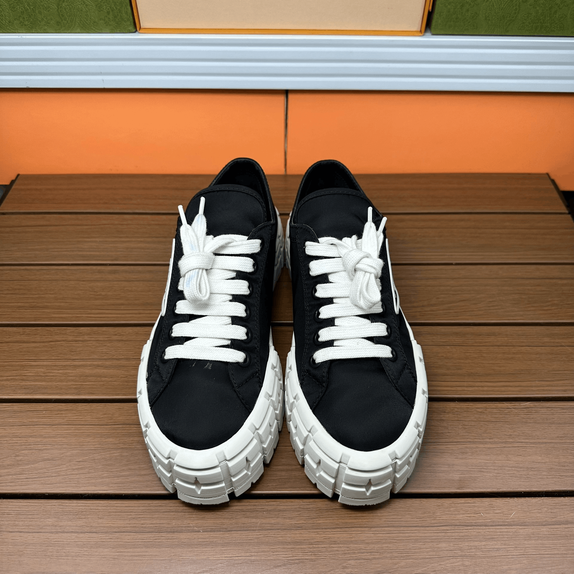 Prada Prada Casual Lowtop Sneakers it_38-5 Women Size US 8.5 / IT 38.5 - 4 Thumbnail