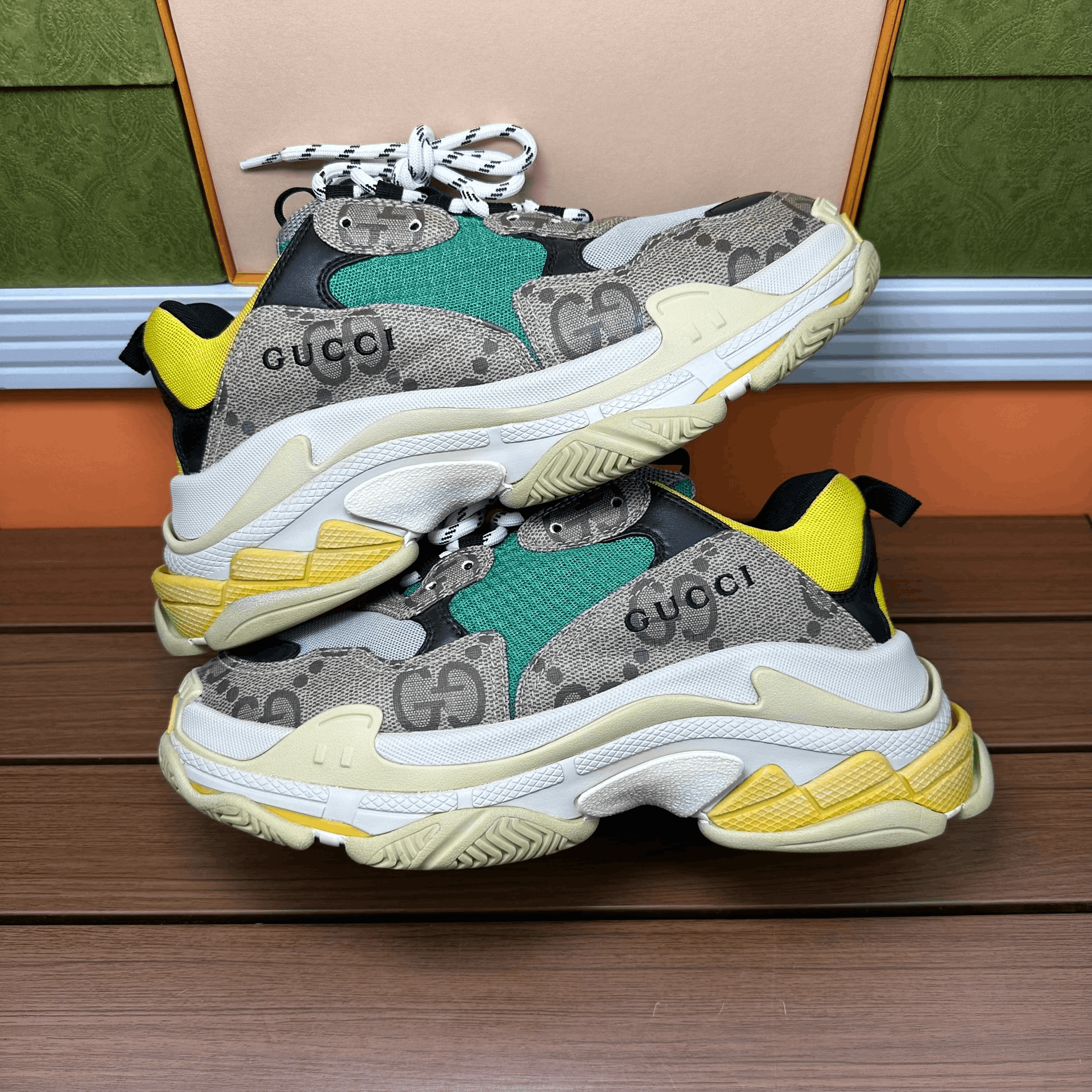 Balenciaga Balenciaga Collab Lowtop Sneakers 7 Men Size US 7 / EU 40 - 2 Thumbnail