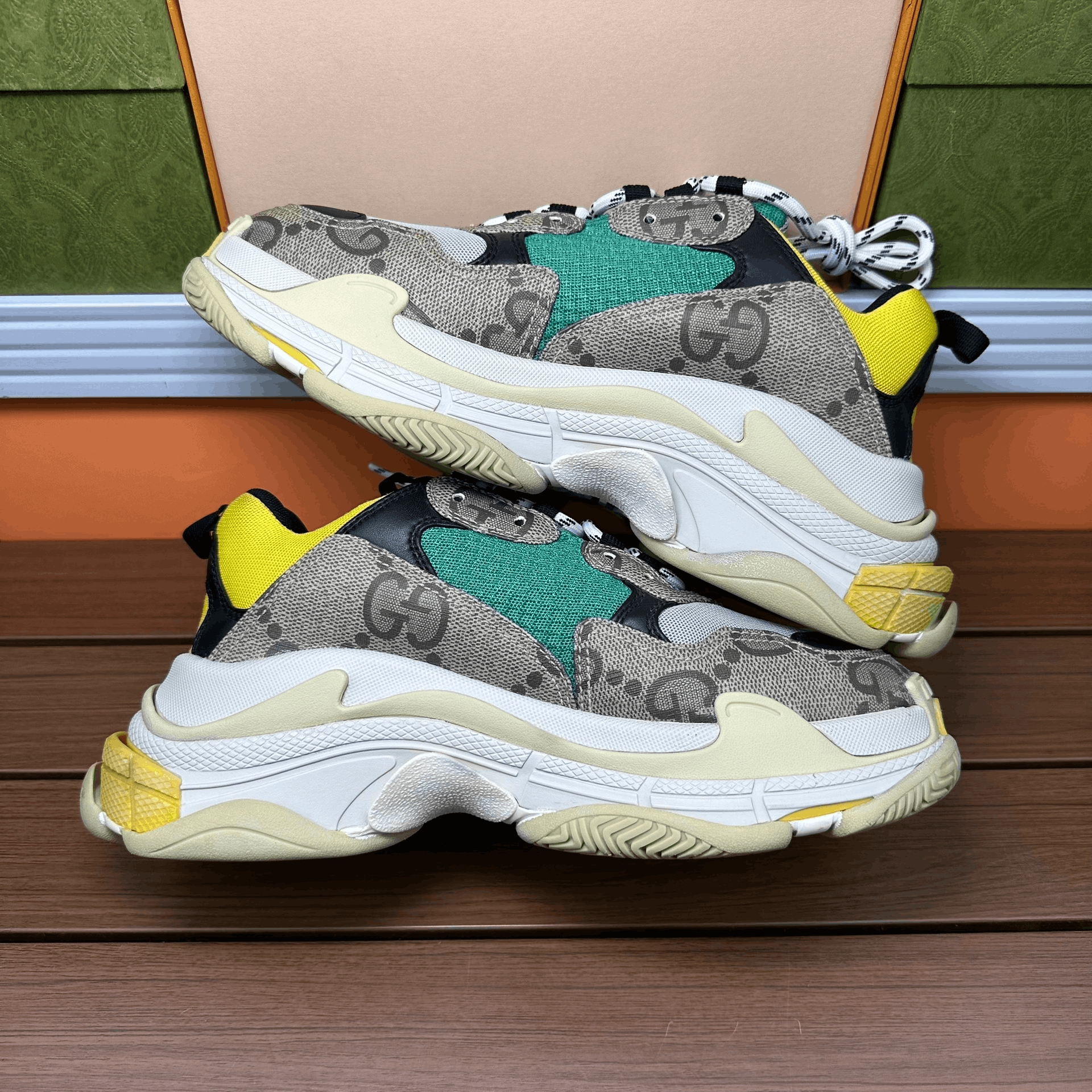 Balenciaga Balenciaga Collab Lowtop Sneakers 7 Men Size US 7 / EU 40 - 3 Thumbnail