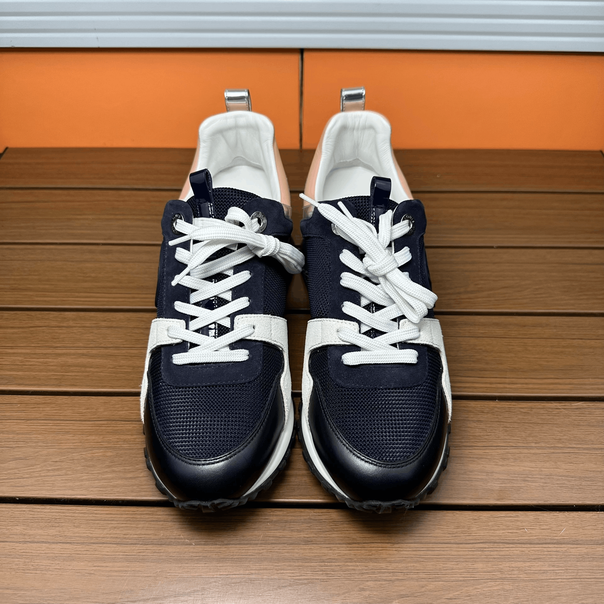 Louis Vuitton Louis Vuitton Casual Lowtop Sneakers it_35-5 Women Size US 5.5 / IT 35.5 - 4 Thumbnail