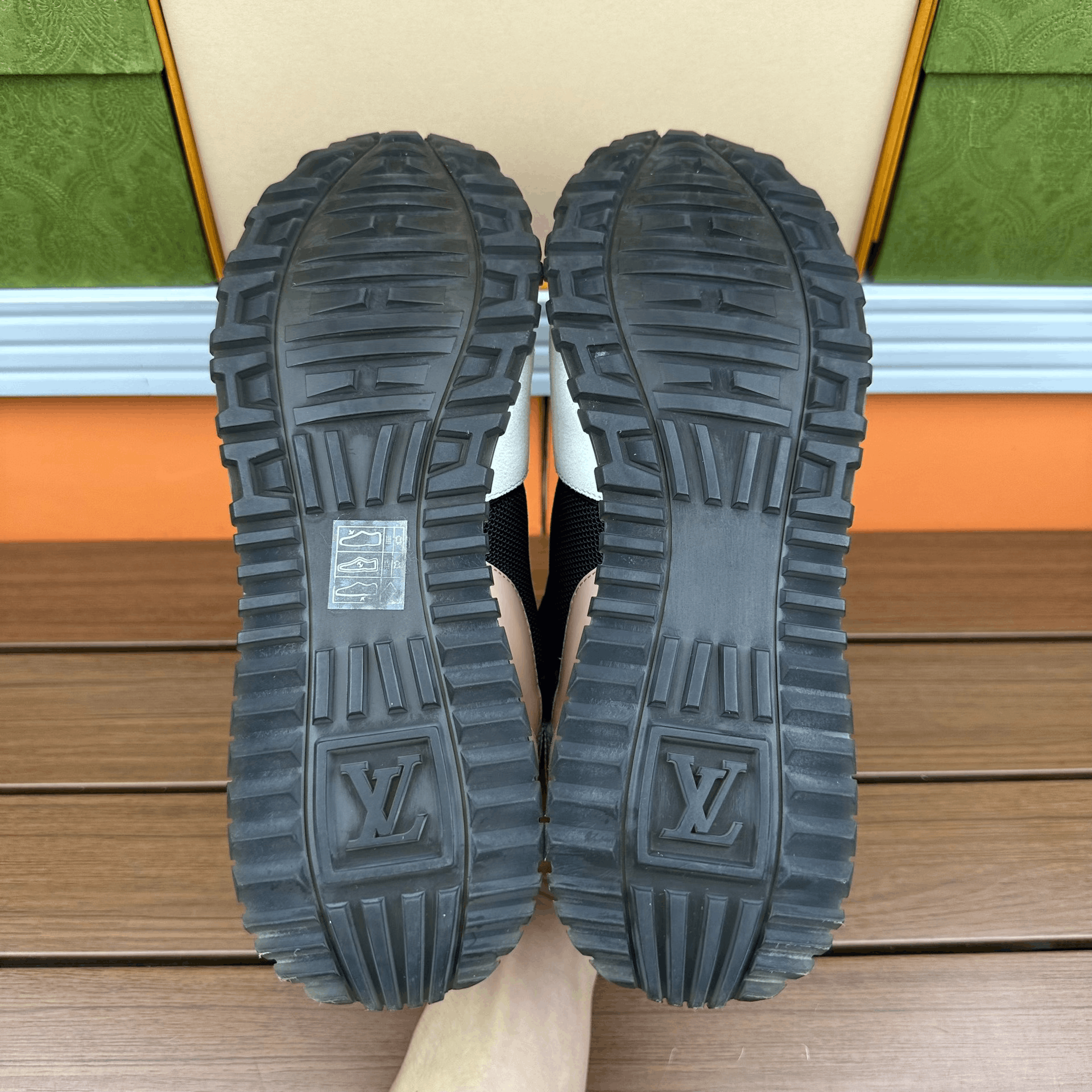Louis Vuitton Louis Vuitton Casual Lowtop Sneakers it_35-5 Women Size US 5.5 / IT 35.5 - 8 Thumbnail