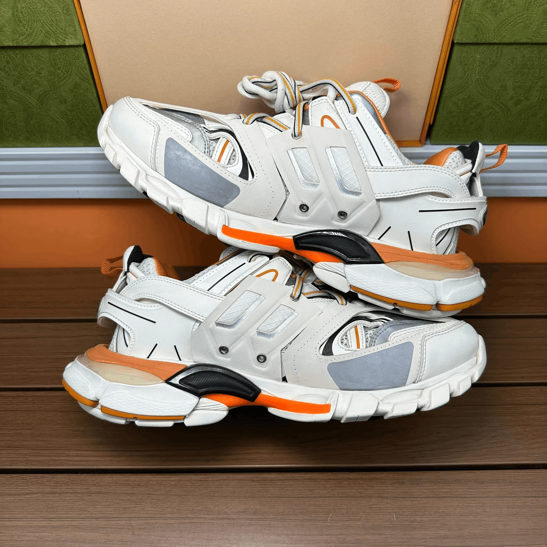 Balenciaga Balenciaga White Lowtop Sneakers 8 Men Size US 8 / EU 41 - 6 Thumbnail