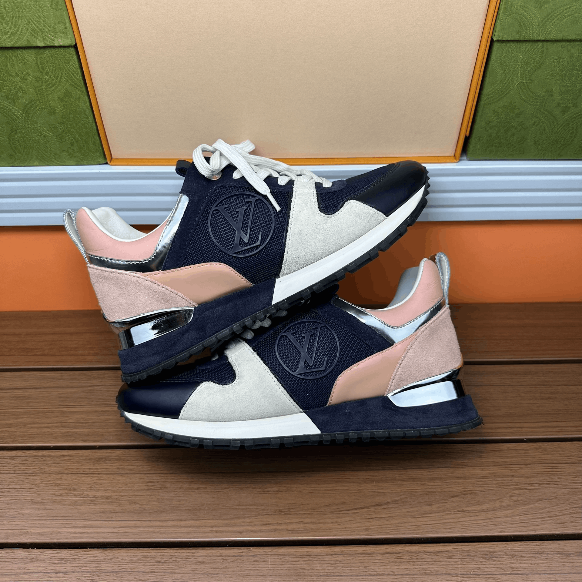 Louis Vuitton Louis Vuitton Casual Lowtop Sneakers it_35 Women Size US 5 / IT 35 - 2 Thumbnail