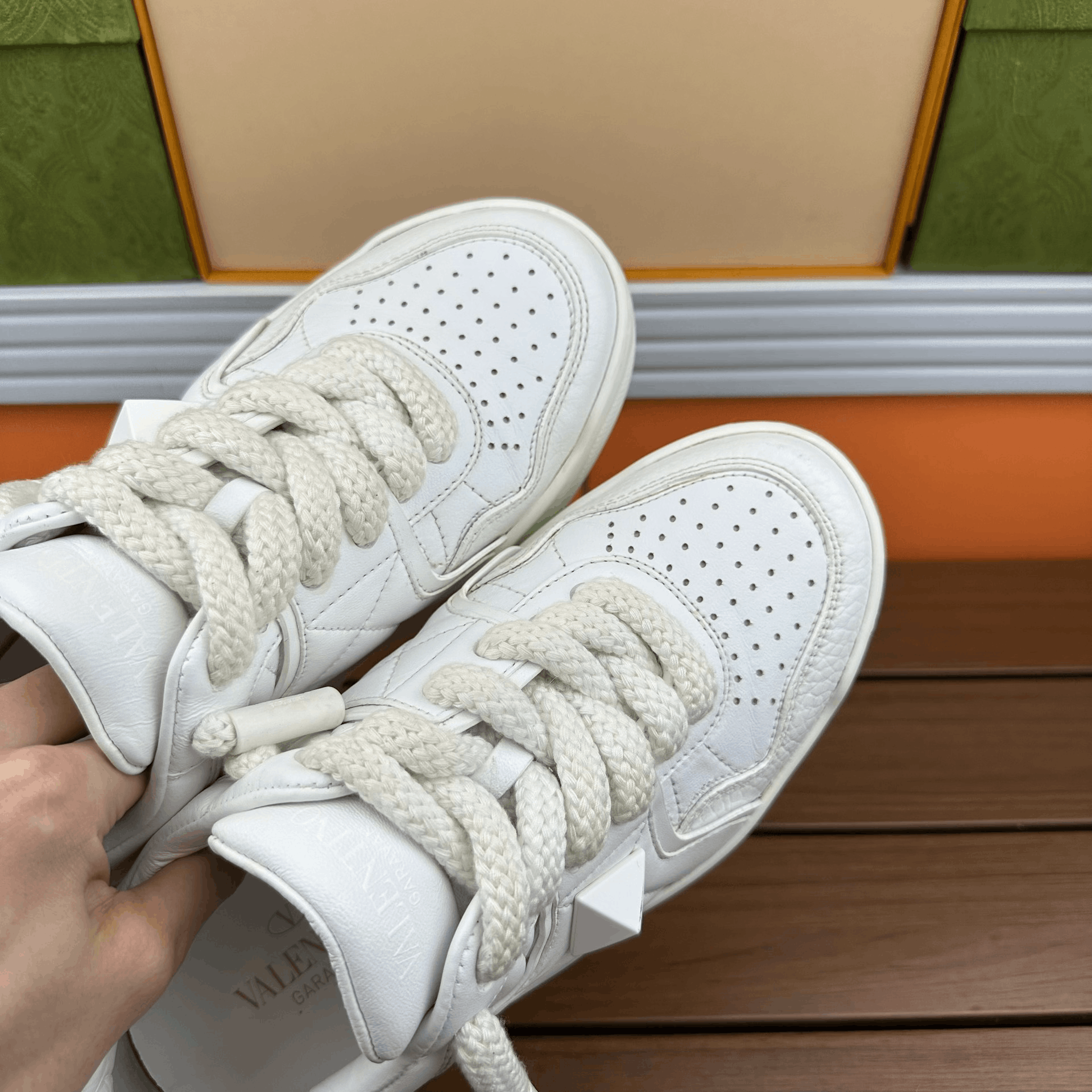 Valentino Valentino White Lowtop Sneakers it_36-5 Women Size US 6.5 / IT 36.5 - 7 Thumbnail