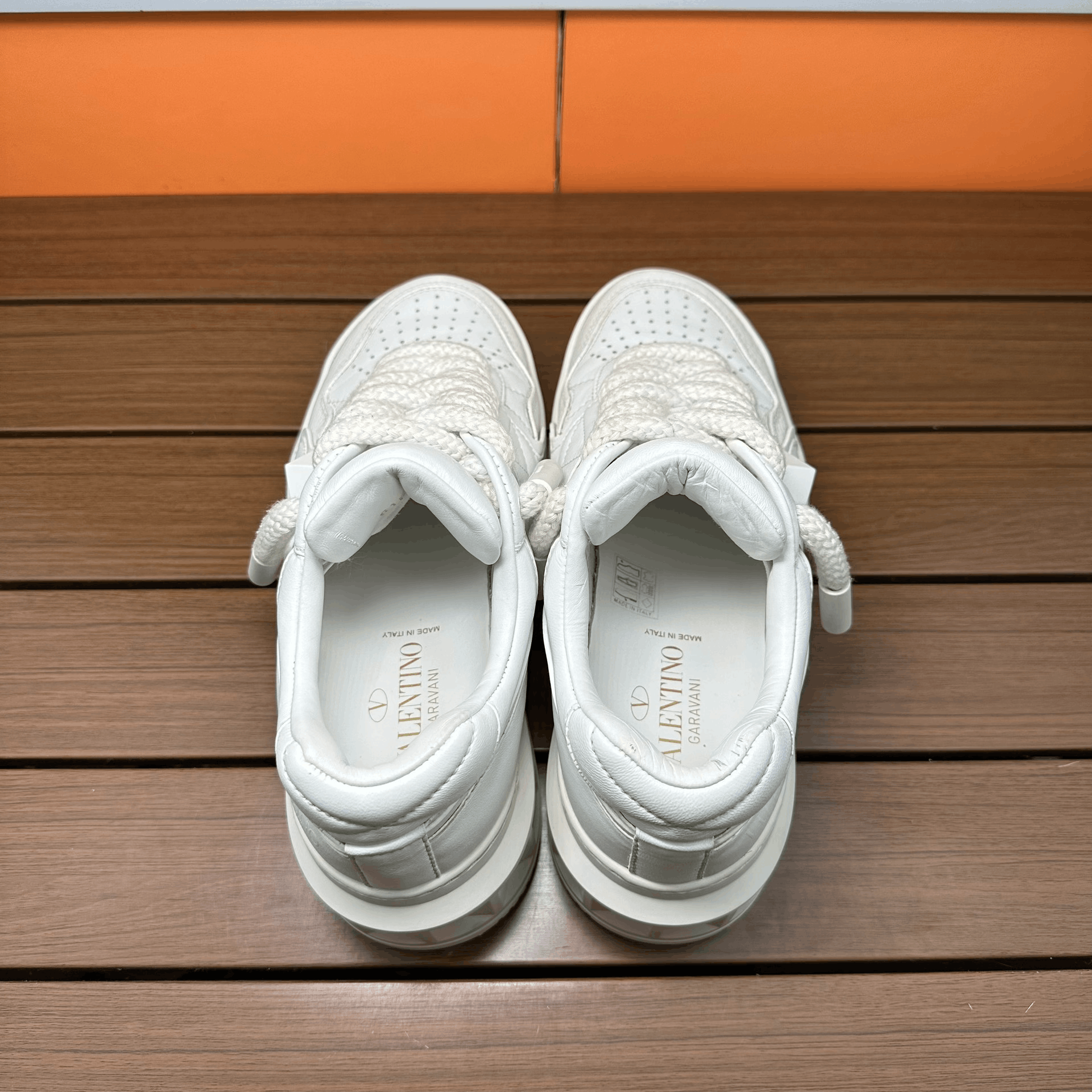 Valentino Valentino White Lowtop Sneakers it_36-5 Women Size US 6.5 / IT 36.5 - 6 Thumbnail