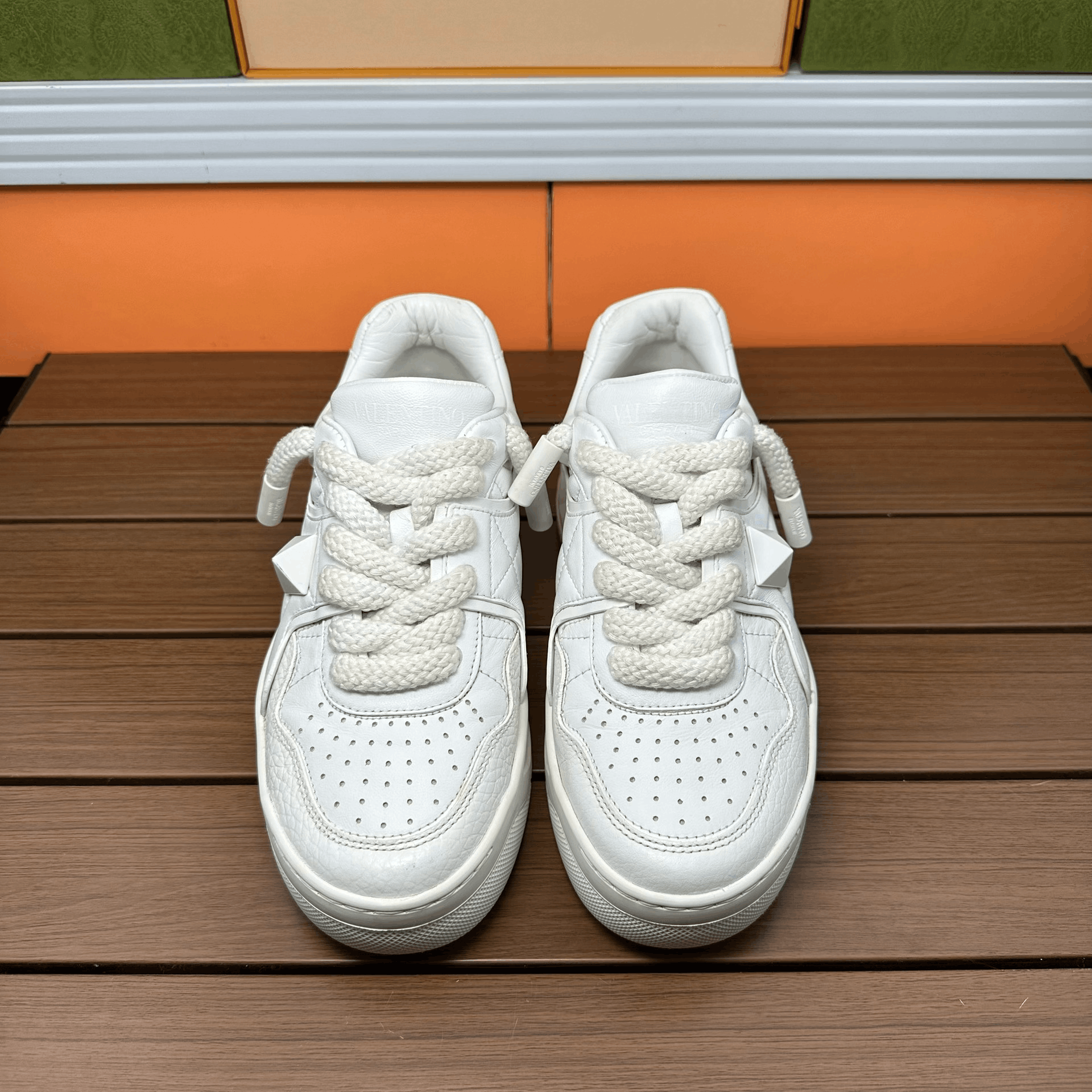 Valentino Valentino White Lowtop Sneakers it_36-5 Women Size US 6.5 / IT 36.5 - 4 Thumbnail