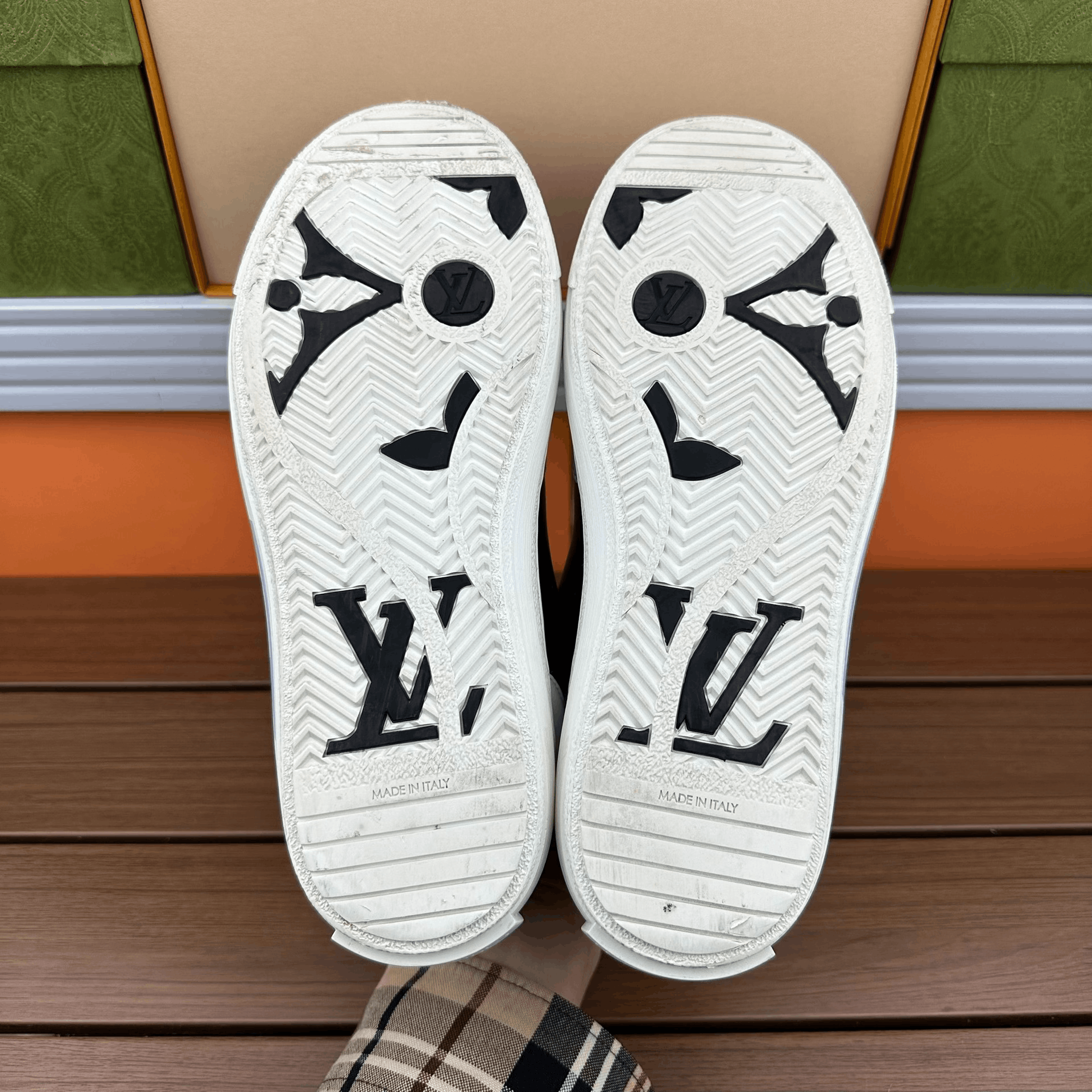 Louis Vuitton Louis Vuitton Casual White Lowtop Sneakers it_36-5 Women Size US 6.5 / IT 36.5 - 8 Thumbnail
