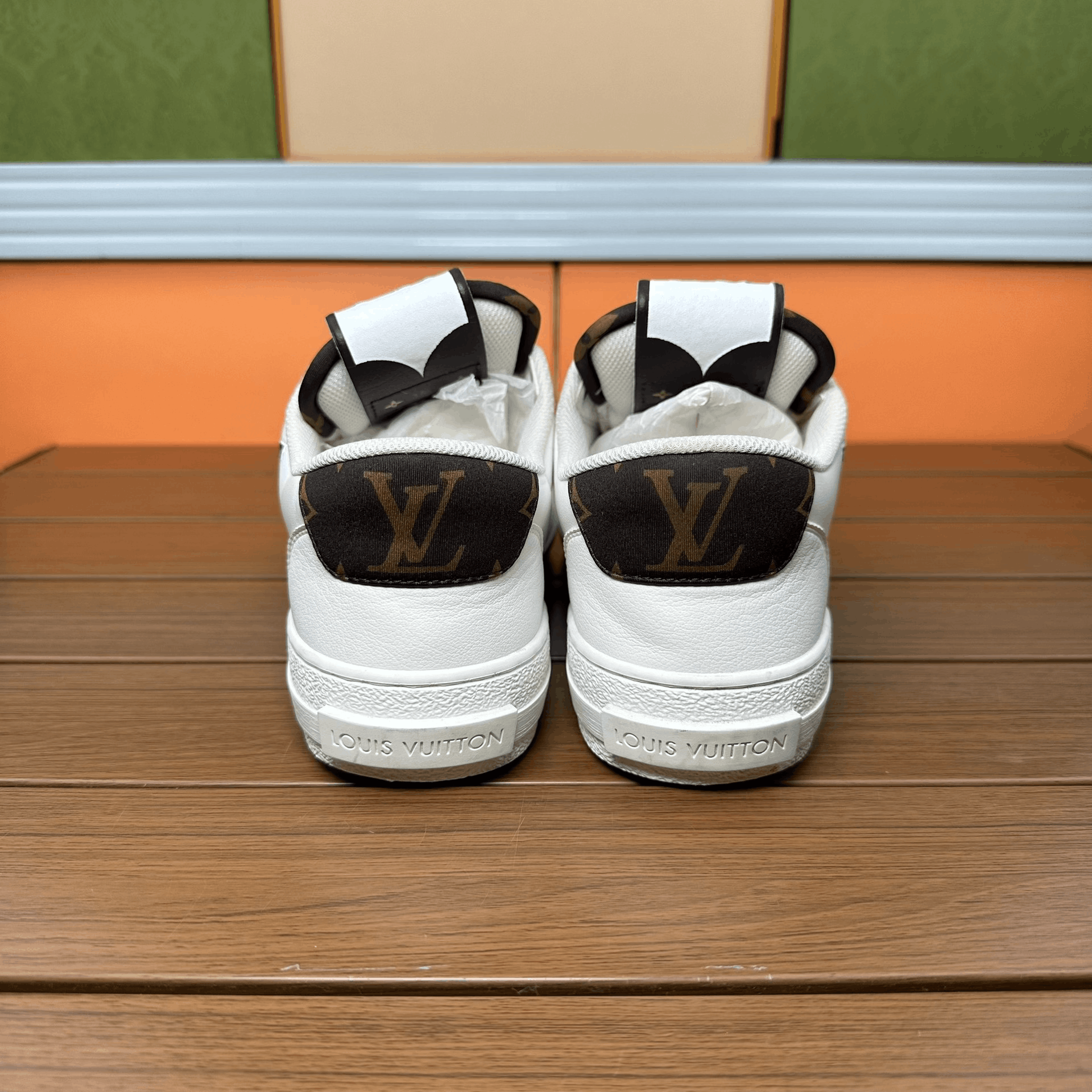 Louis Vuitton Louis Vuitton Casual White Lowtop Sneakers it_36-5 Women Size US 6.5 / IT 36.5 - 5 Thumbnail