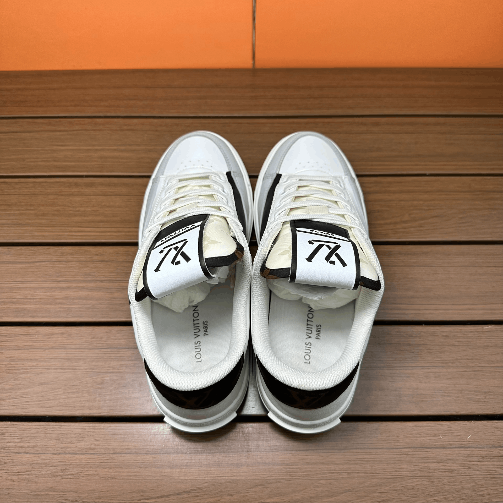Louis Vuitton Louis Vuitton Casual White Lowtop Sneakers it_36-5 Women Size US 6.5 / IT 36.5 - 6 Thumbnail