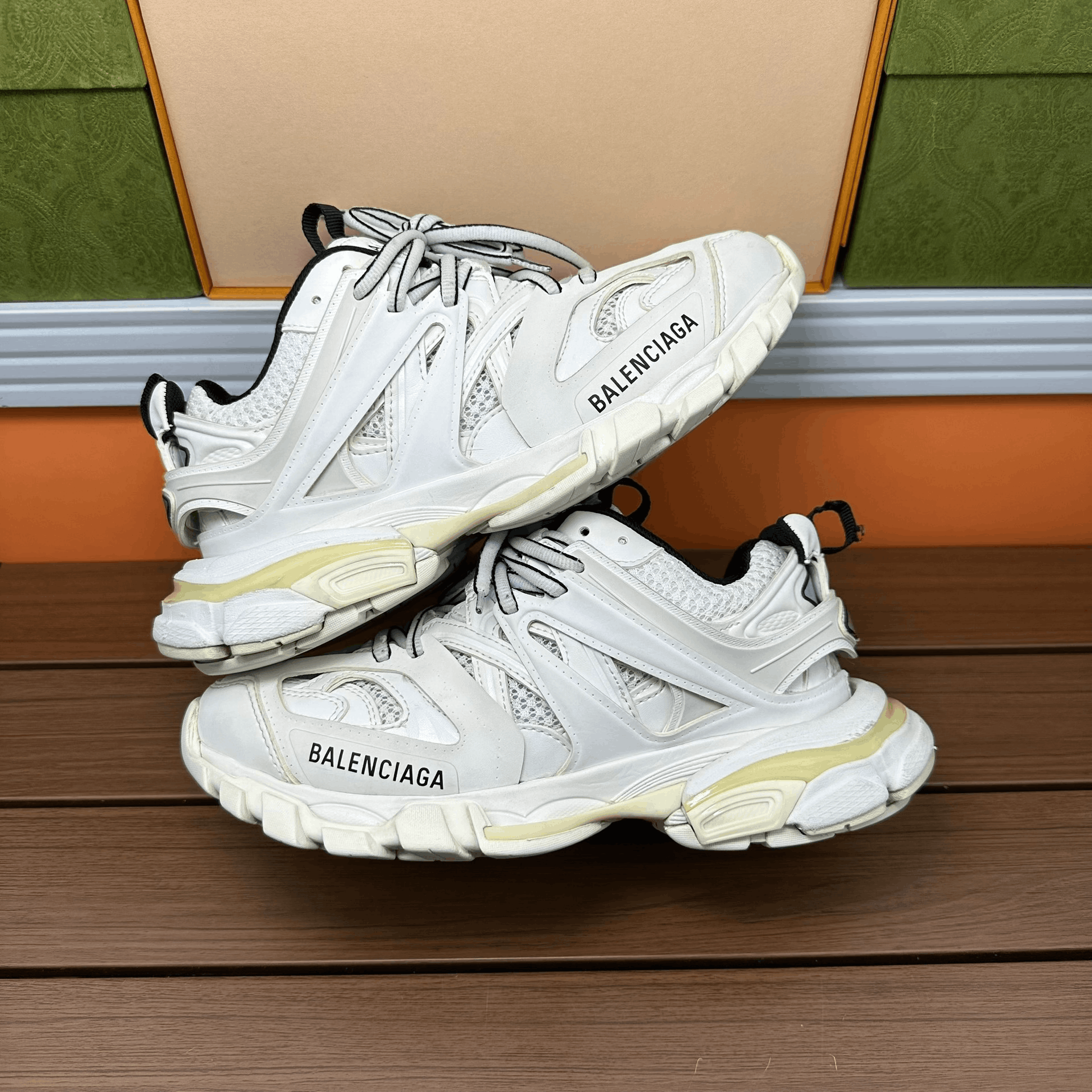 Balenciaga Balenciaga White Lowtop Sneakers it_36 Women Size US 6 / IT 36 - 2 Thumbnail