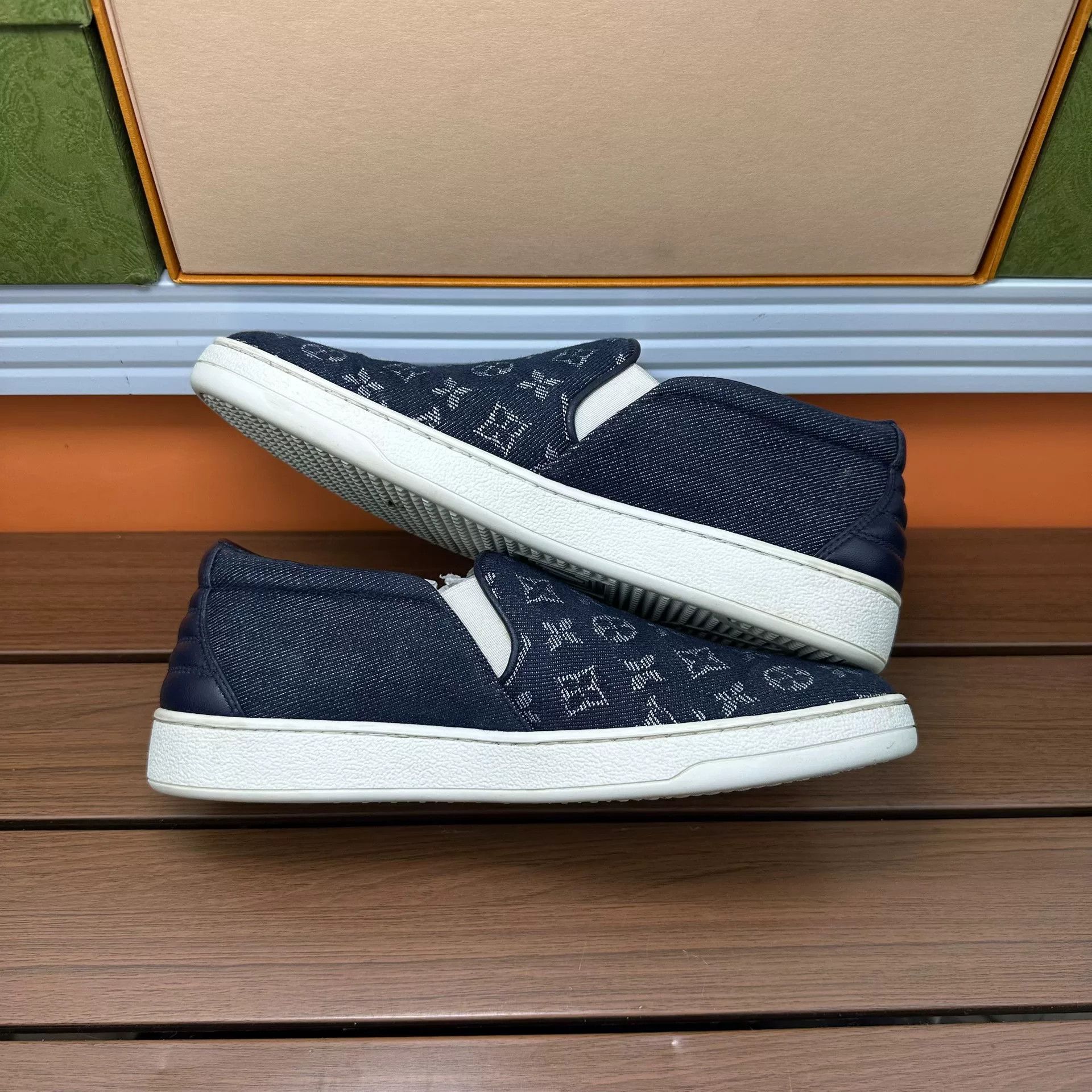 Louis Vuitton Louis Vuitton Canvas Denim Lowtop Sneakers it_37 Women Size US 7 / IT 37 - 4 Thumbnail