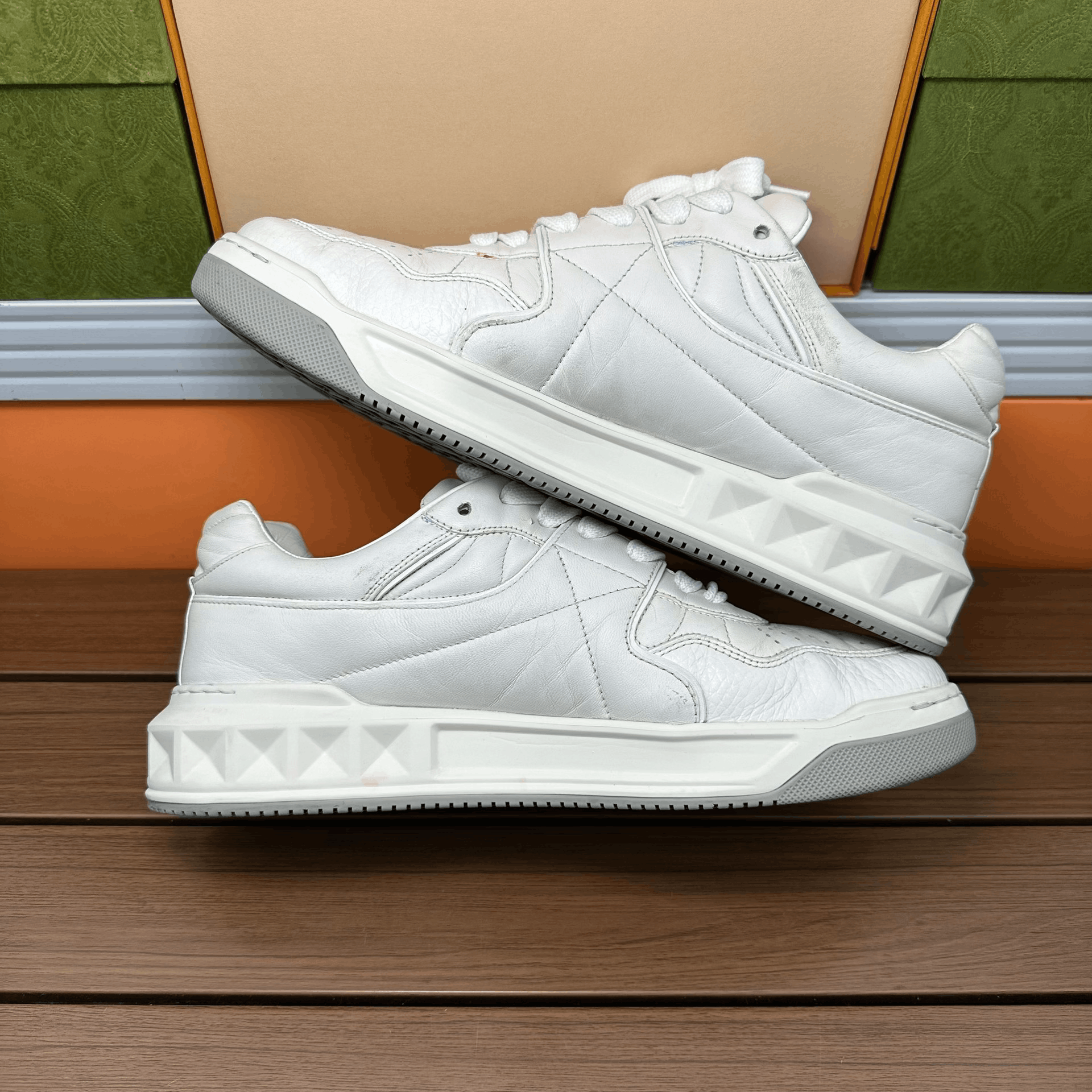 Valentino Valentino Lowtop Sneakers 9 Men Size US 9 / EU 42 - 4 Thumbnail
