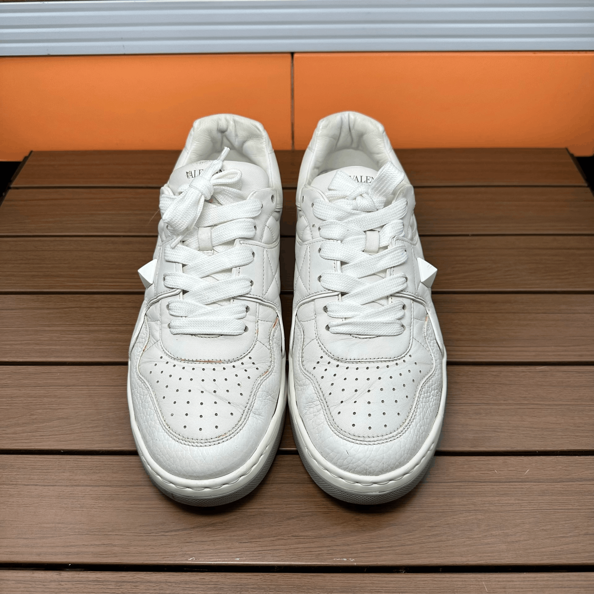 Valentino Valentino Lowtop Sneakers 9 Men Size US 9 / EU 42 - 5 Thumbnail
